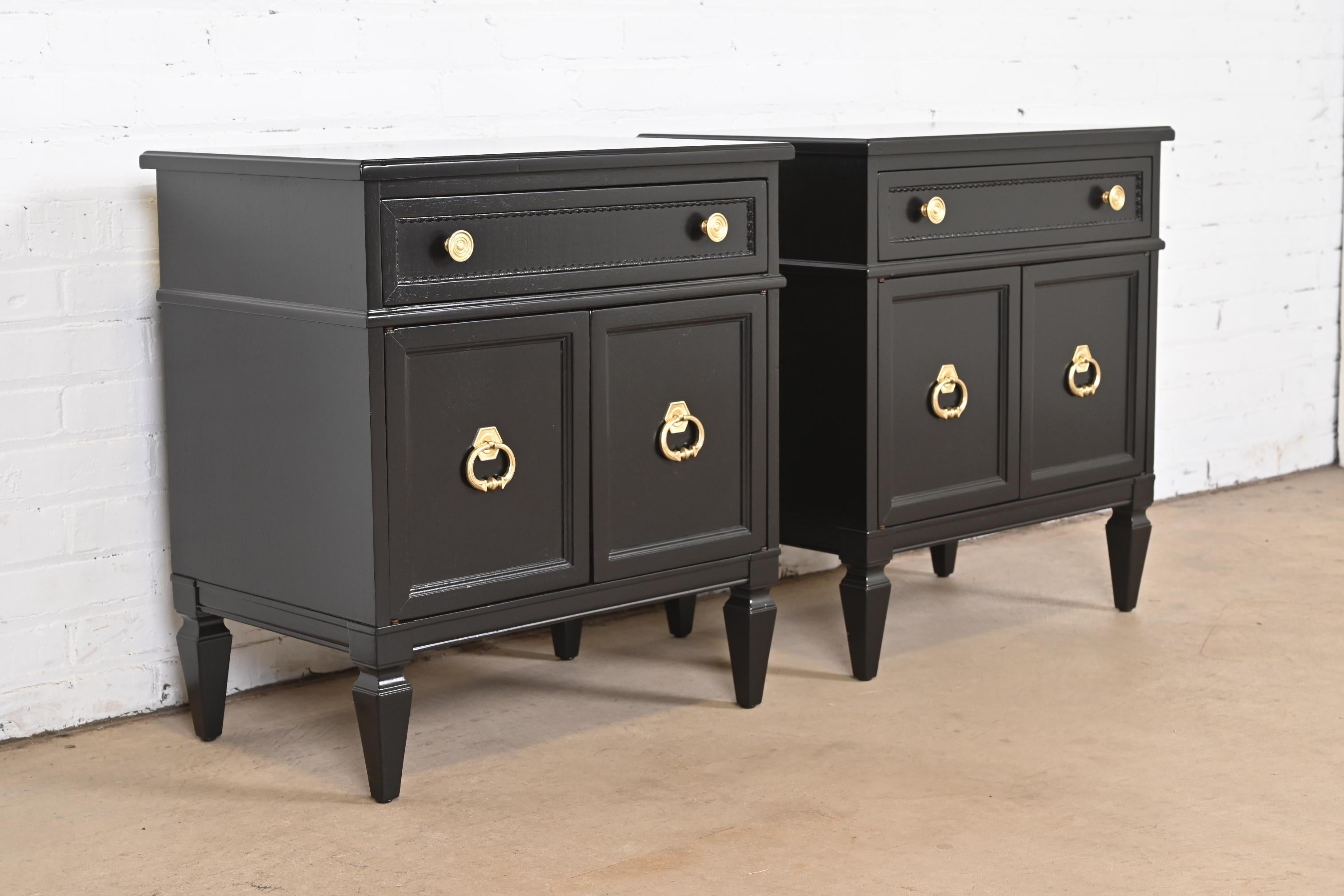 Heritage French Regency Louis XVI Black Lacquered Nightstands, Newly Refinished In Good Condition In South Bend, IN