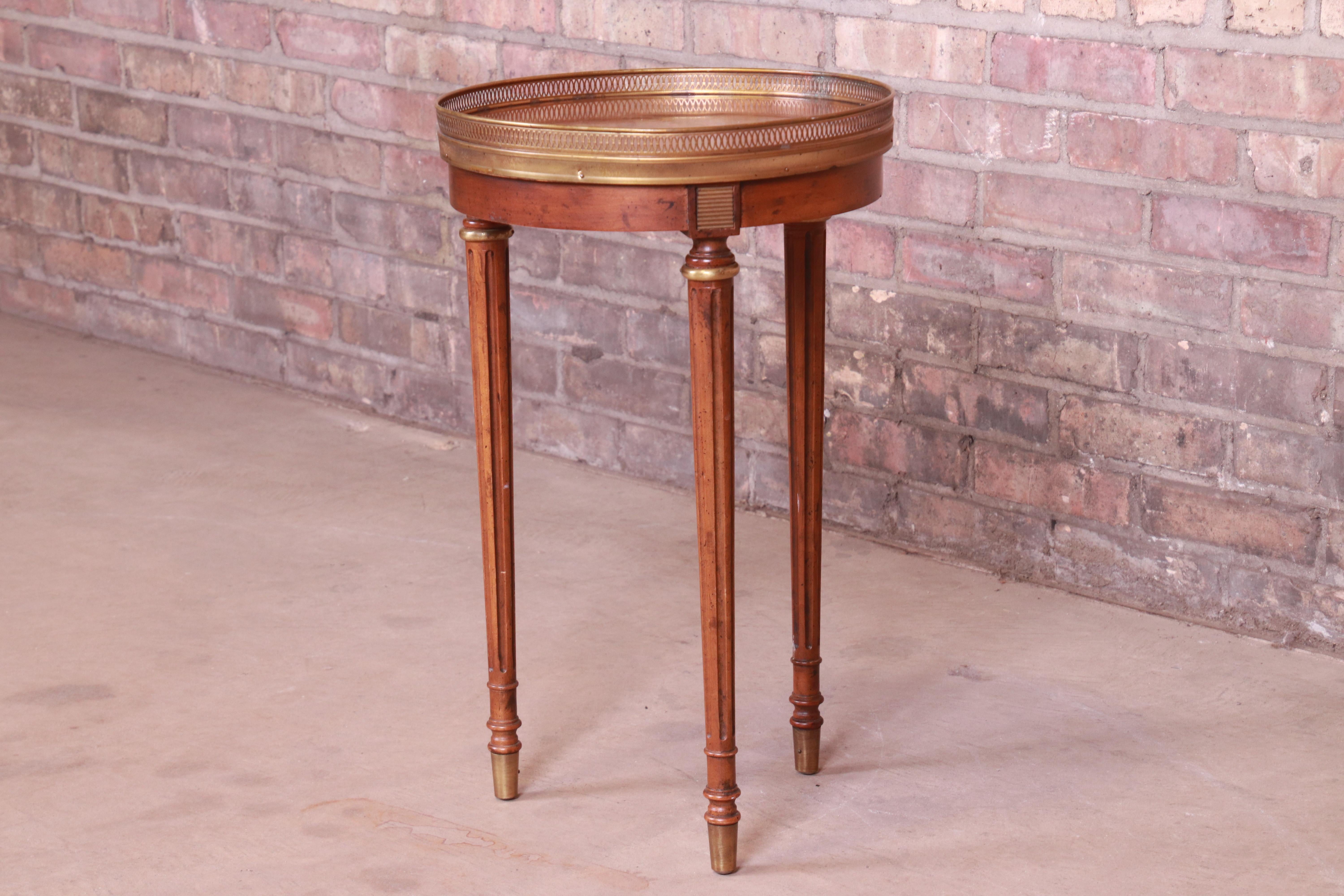 Heritage French Regency Walnut and Brass Tea Table or Occasional Side Table In Good Condition In South Bend, IN