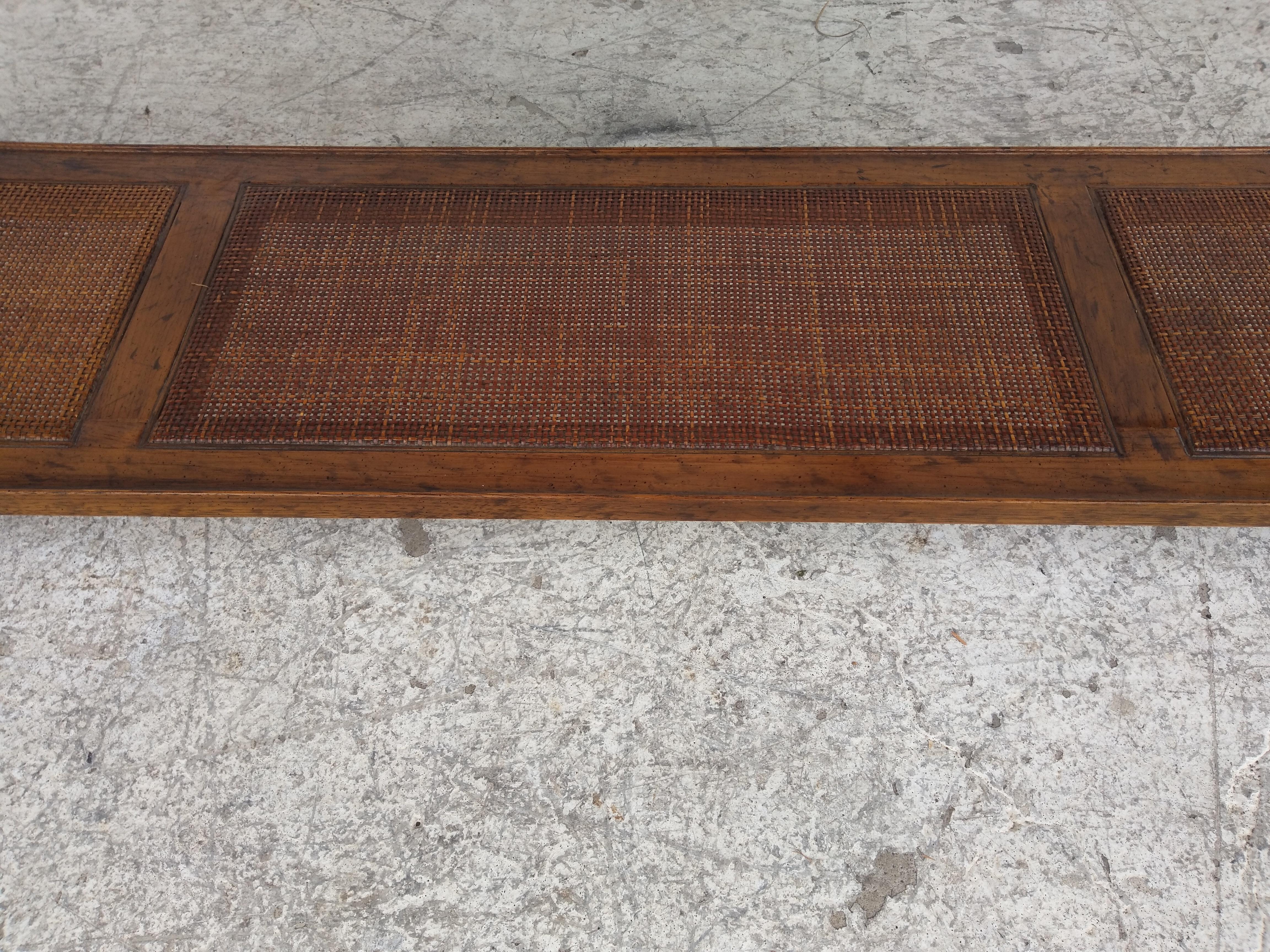 Heritage Furniture-Konsole aus Kunstbambus und Schilfrohr (Hollywood Regency) im Angebot