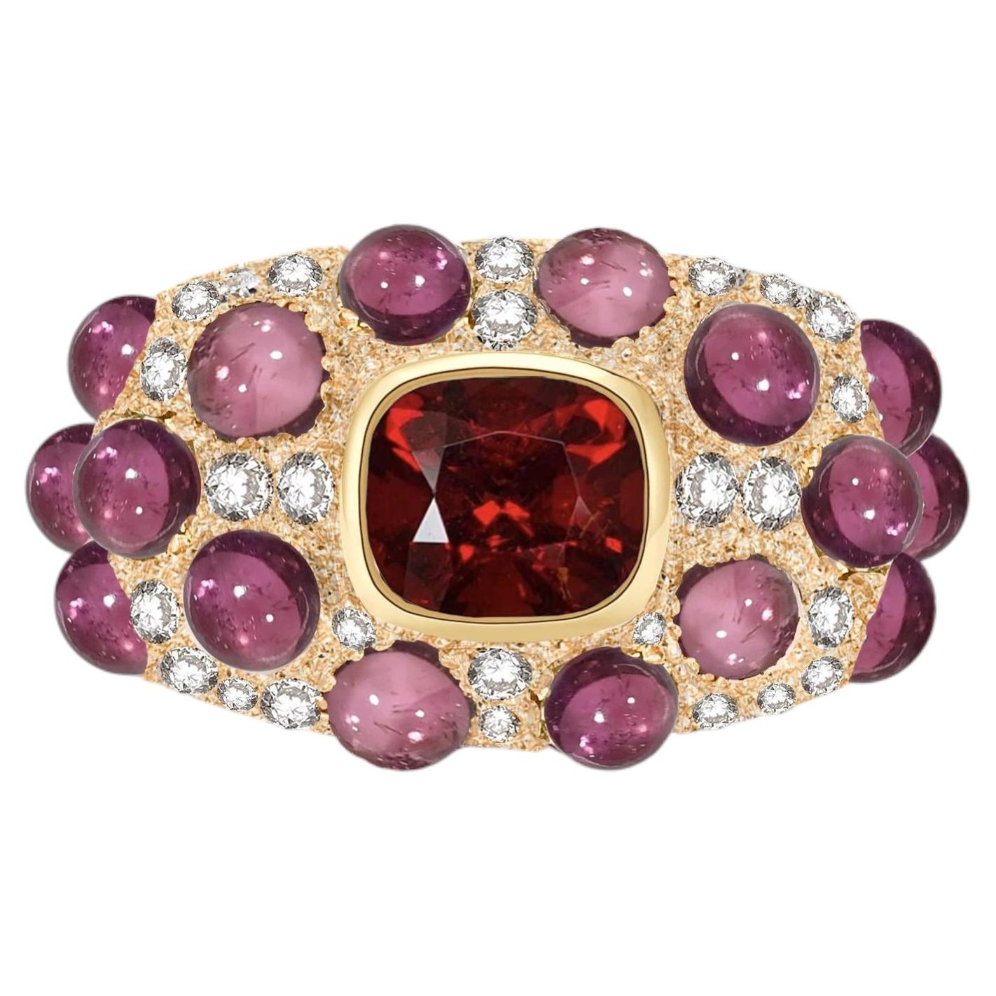 Traditioneller Granat-Ring aus 18-karätigem Gold mit Turmalin und Diamanten von MARIANNE CANARELLI
