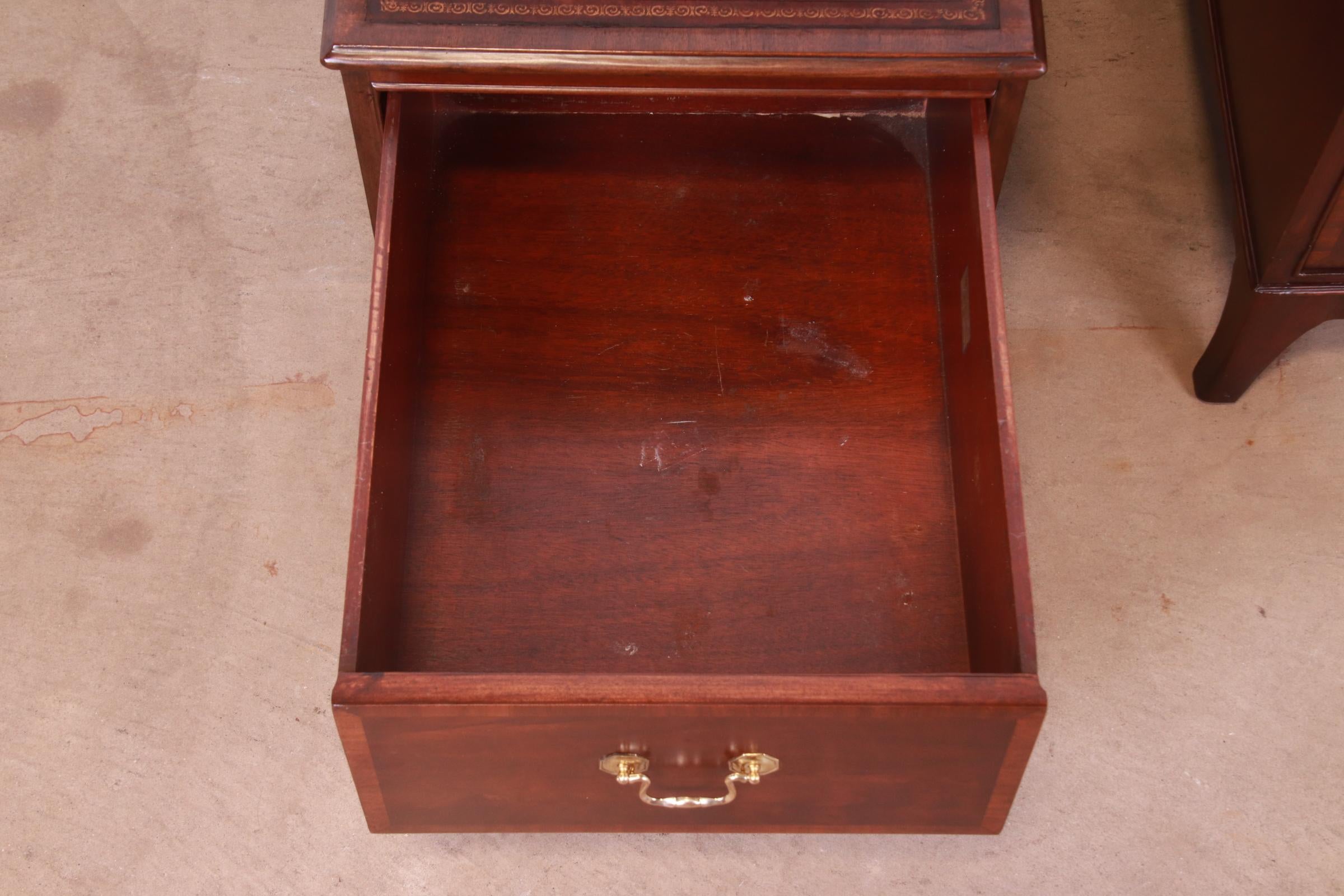 Heritage Georgian Mahogany Leather Top Step End Tables or Nightstands, Pair For Sale 4