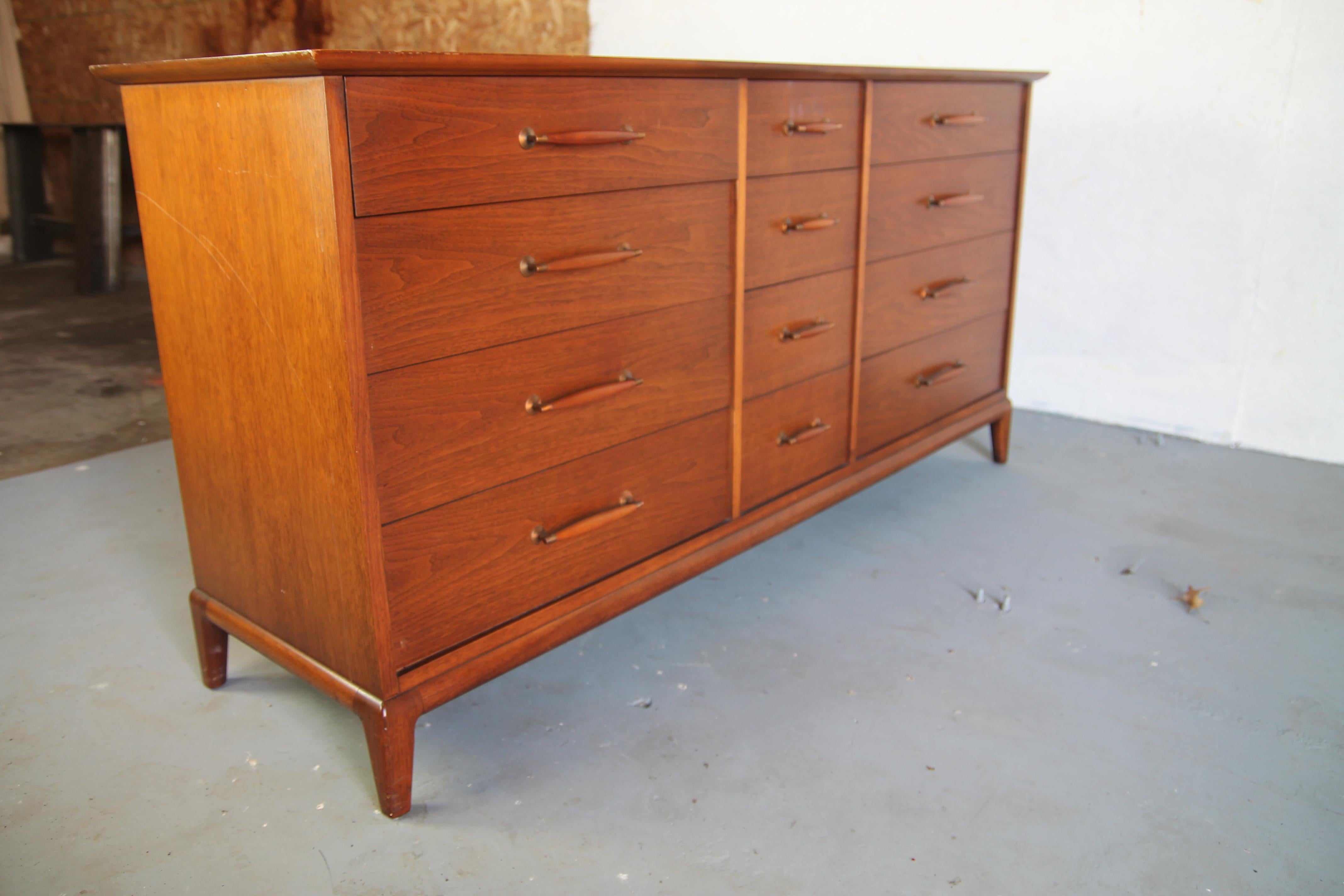 heritage henderson dresser