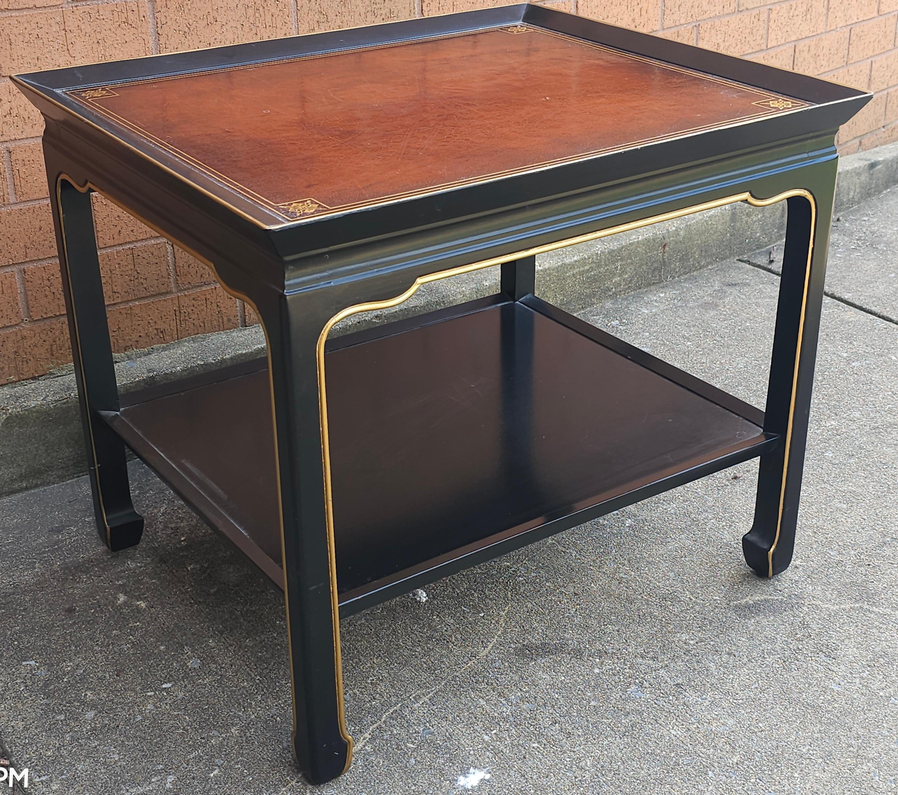 Américain Table d'appoint à deux niveaux Heritage Henredon Ebonized and Parcel Gilt en vente