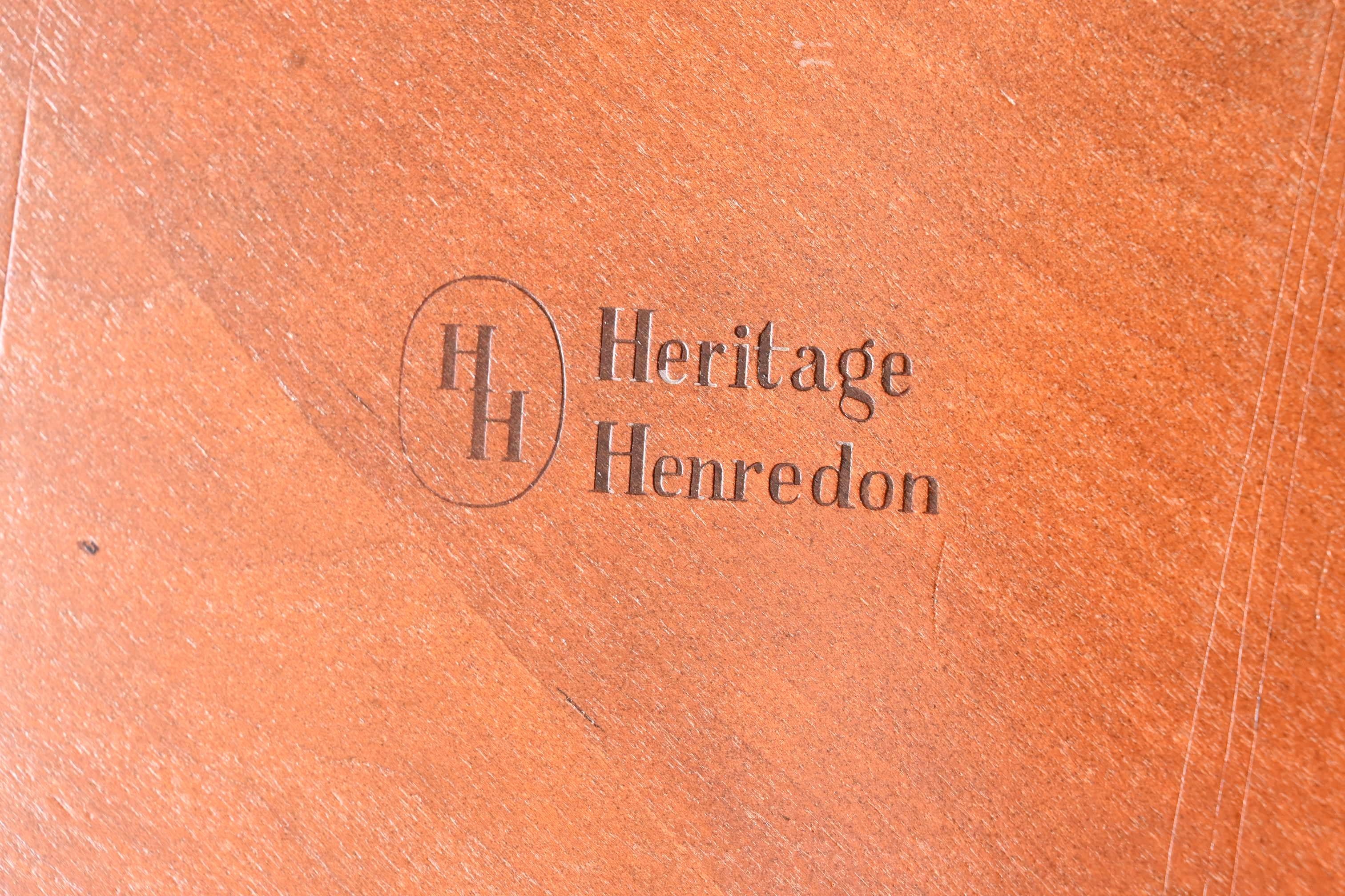 Table de salle à manger Henredon moderne du milieu du siècle dernier en bois de cerisier à base en forme de X, revernie en vente 11