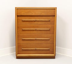 HERITAGE HENREDON Walnut Mid 20th Century Chest of Drawers
