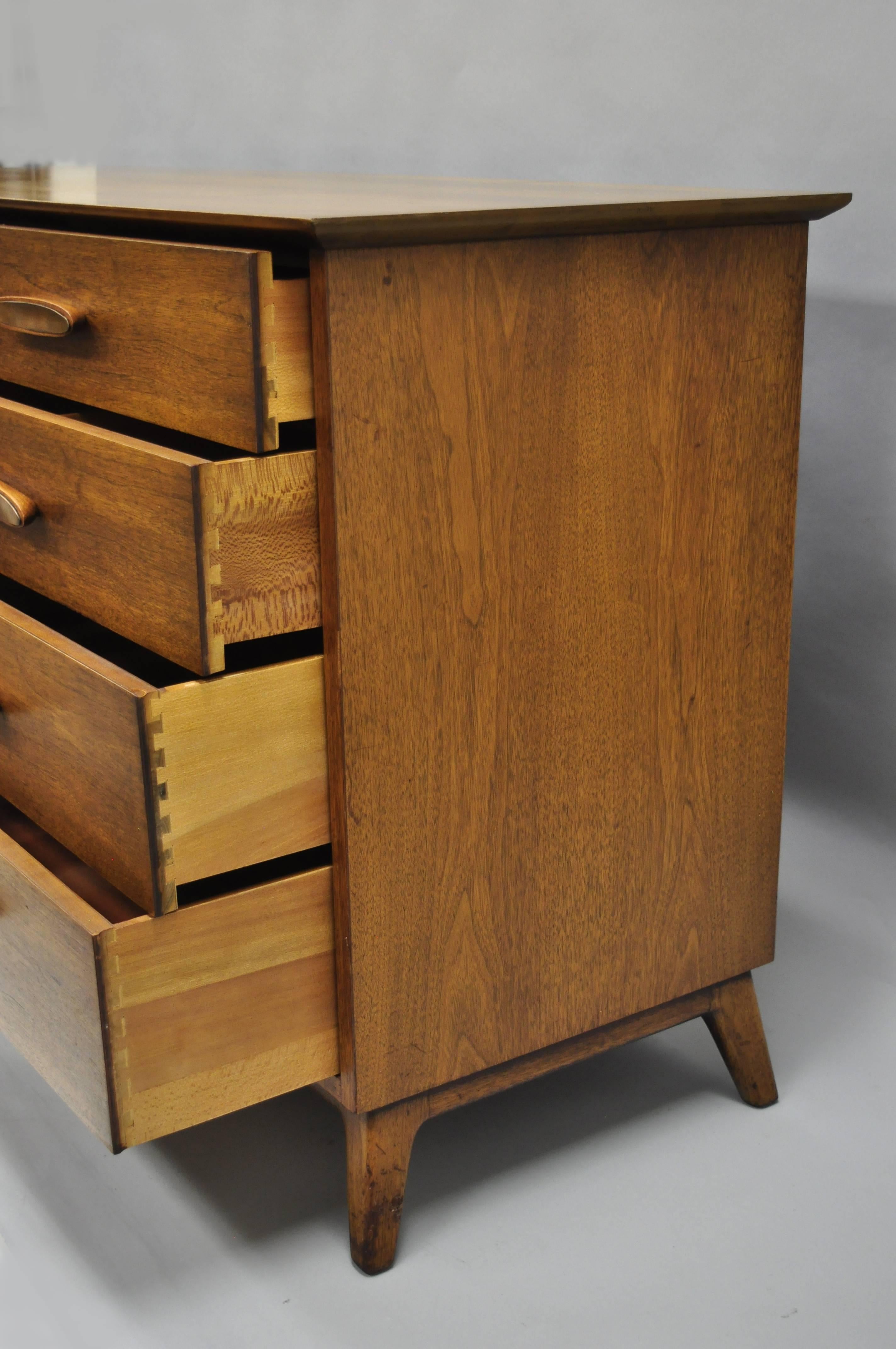 Heritage Henredon Walnut Mid-Century Modern Chest of Drawers Long Dresser 1