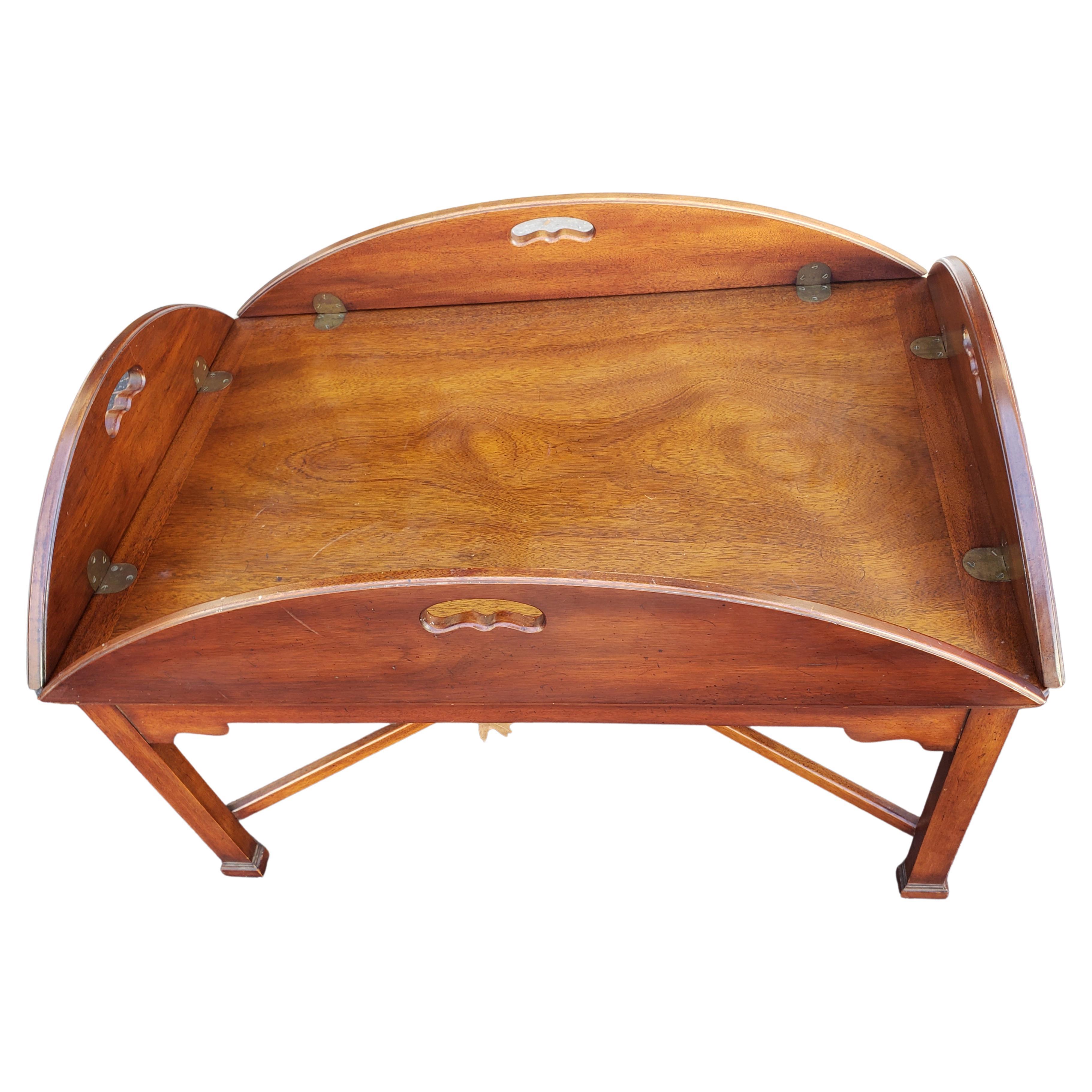 Heritage Mahogany Butler's Coffee Tray Table, Circa 1960s In Good Condition In Germantown, MD