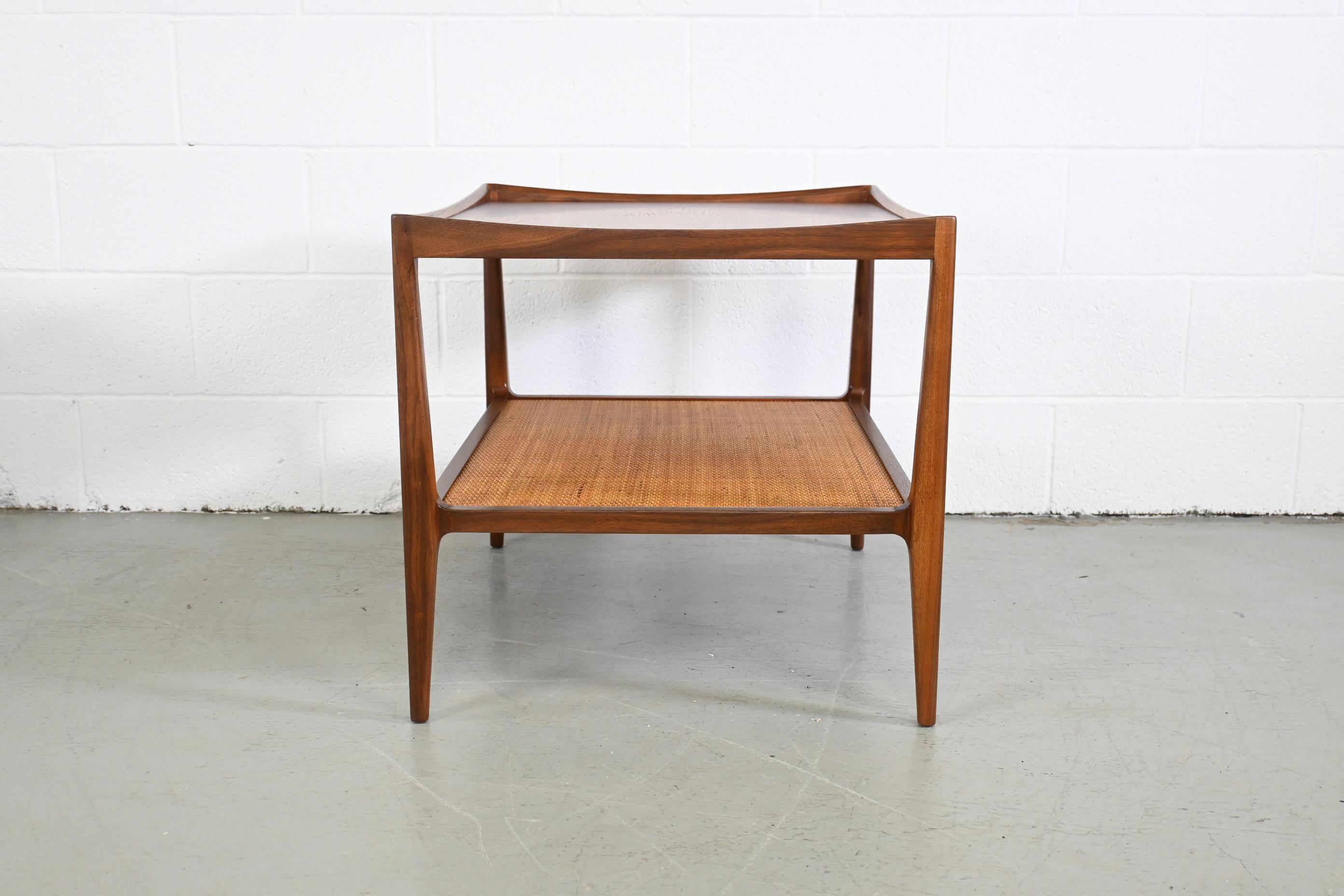 Heritage Mid-Century Modern Pair of End Tables 3