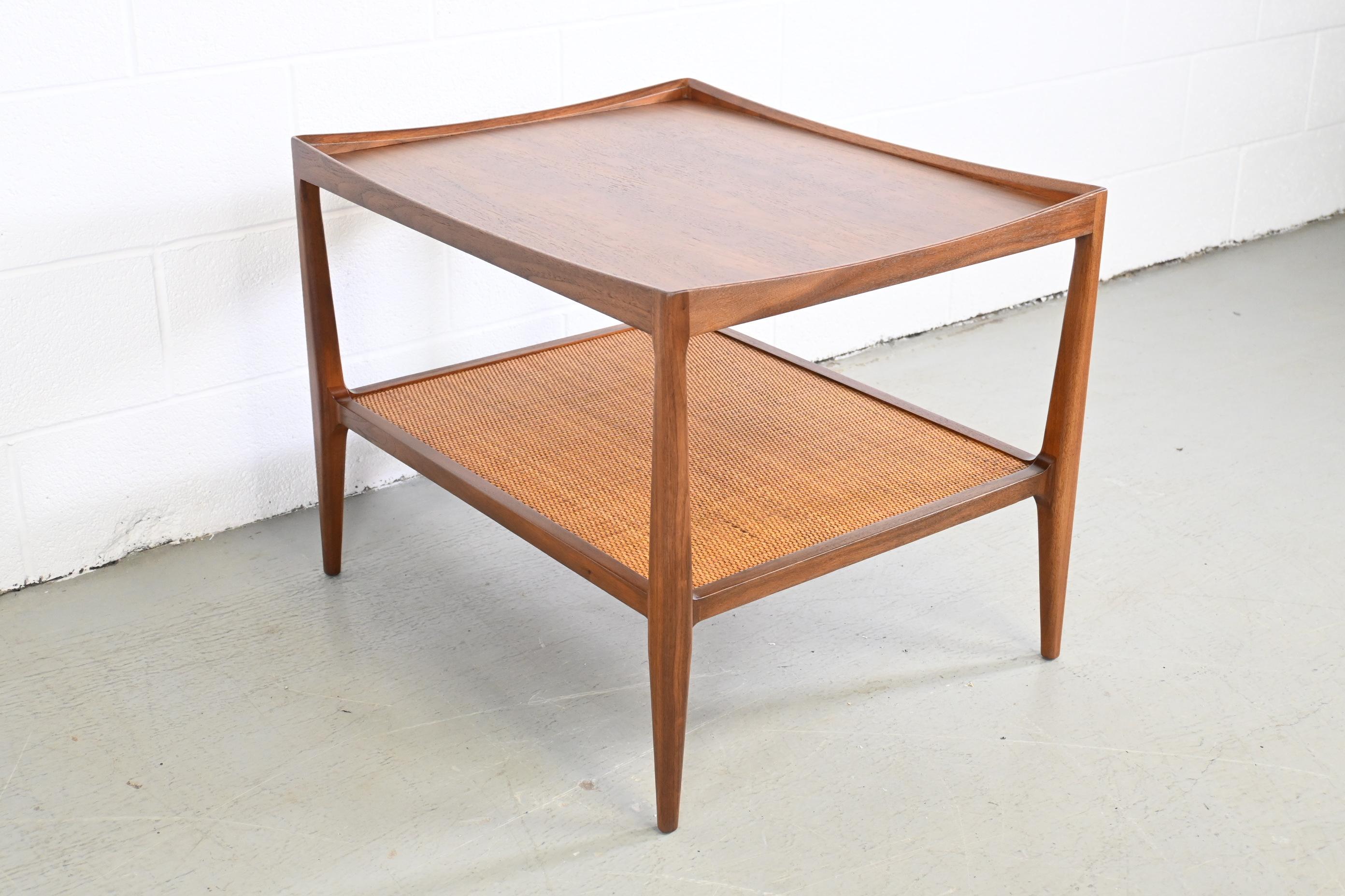 Heritage Mid-Century Modern Pair of End Tables 4