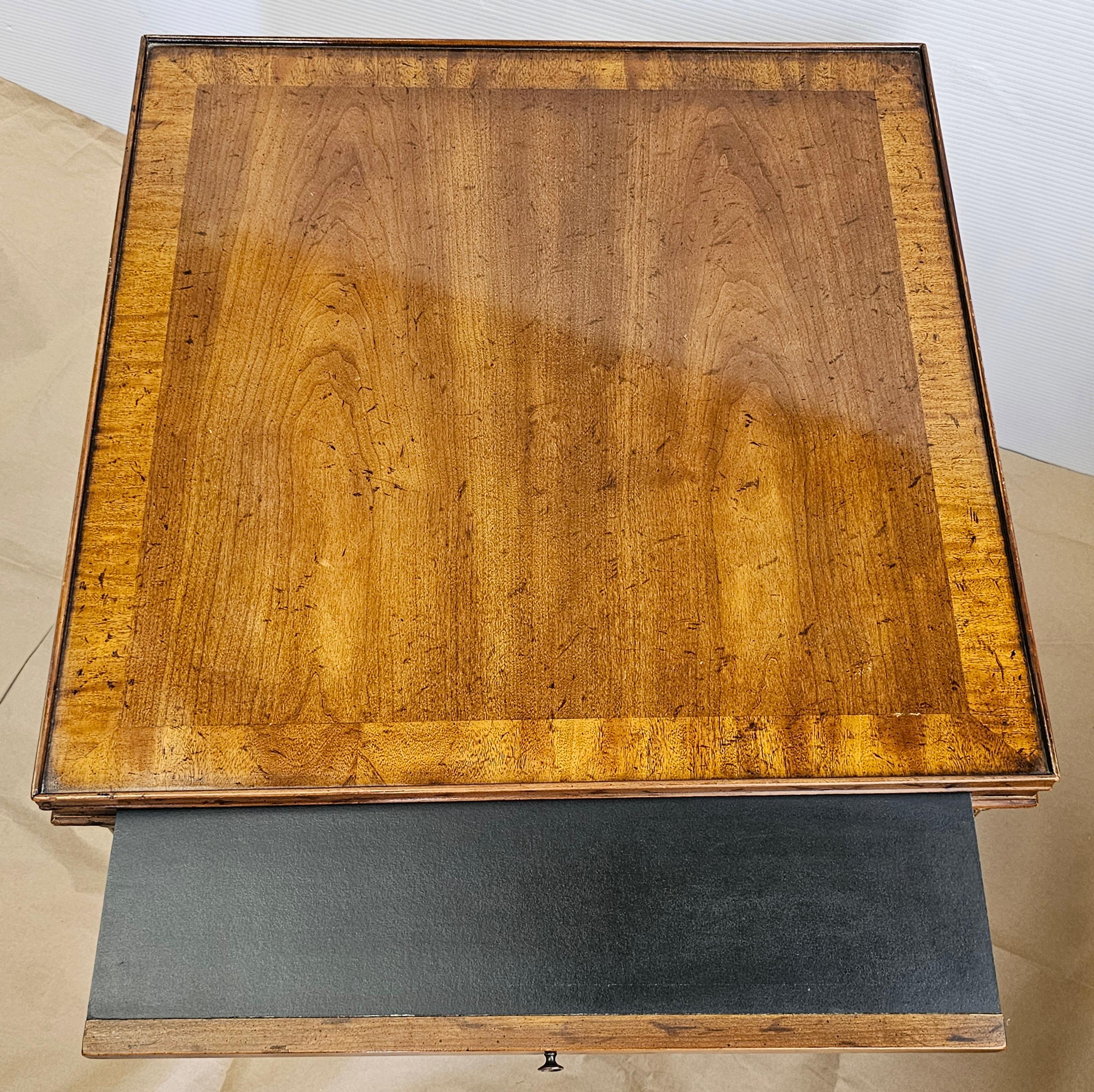 Heritage Mid Century Regency Mahogany Single Drawer Side Table W/ Pull Out Tray For Sale 2