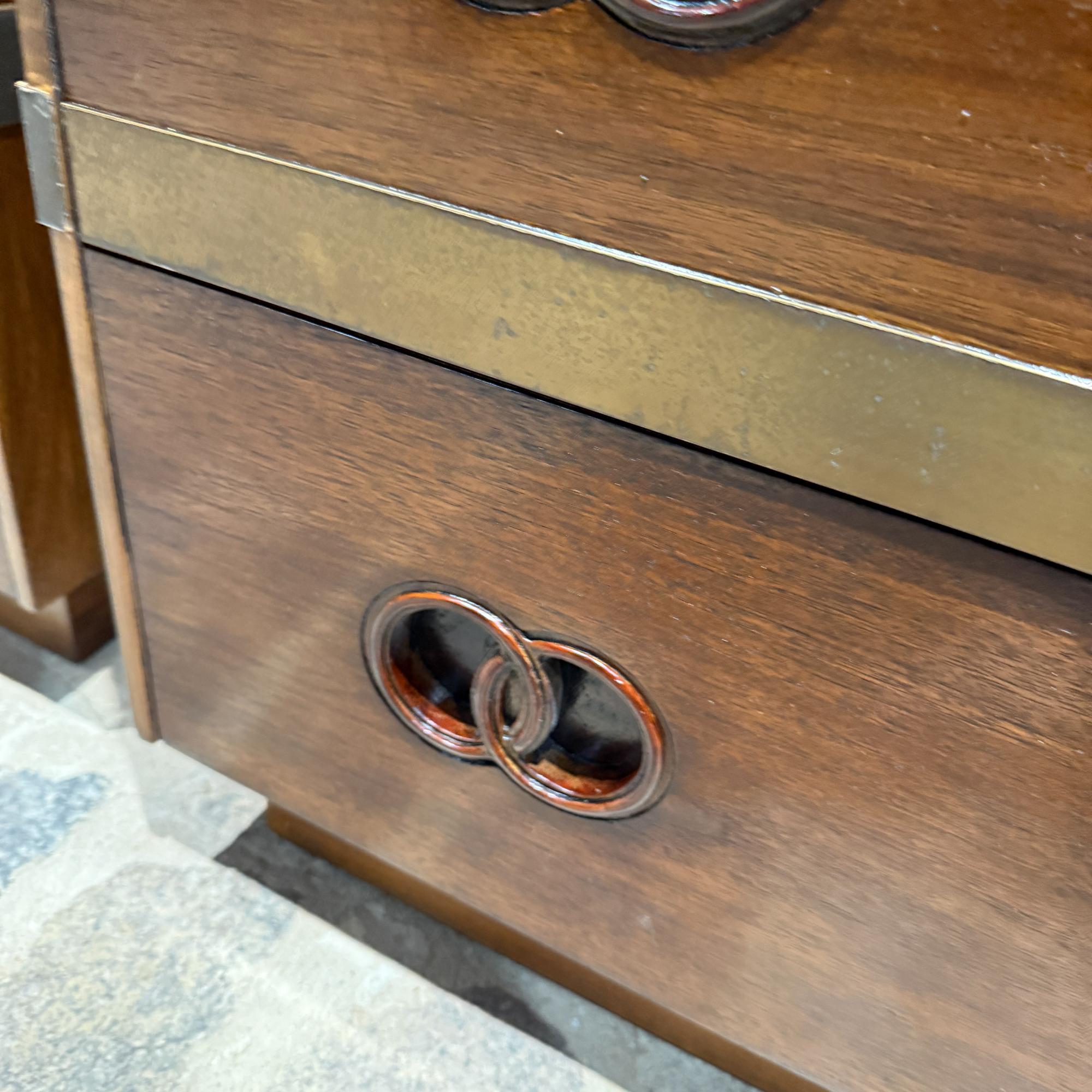 Tables de nuit Heritage Michael Taylor Attr. Noyer moderne du milieu du siècle en vente 2