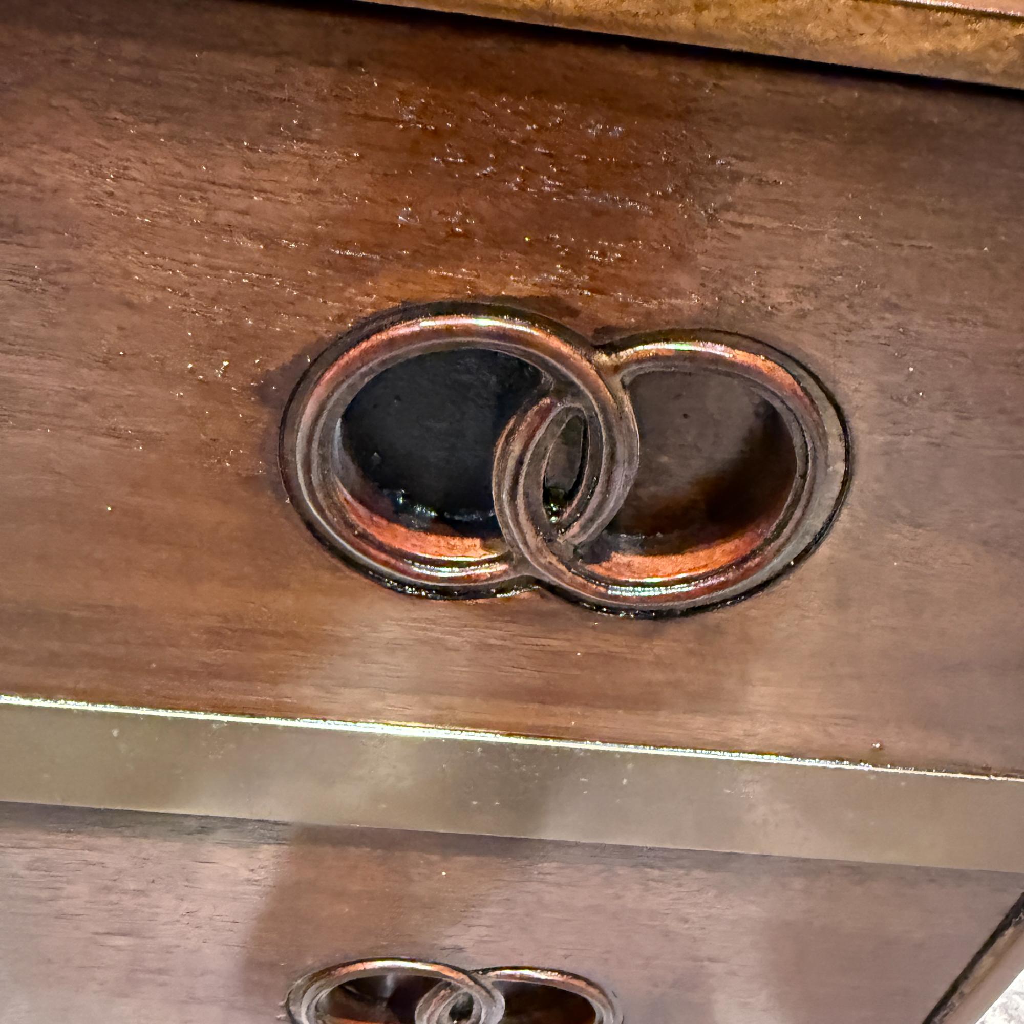 Tables de nuit Heritage Michael Taylor Attr. Noyer moderne du milieu du siècle en vente 3
