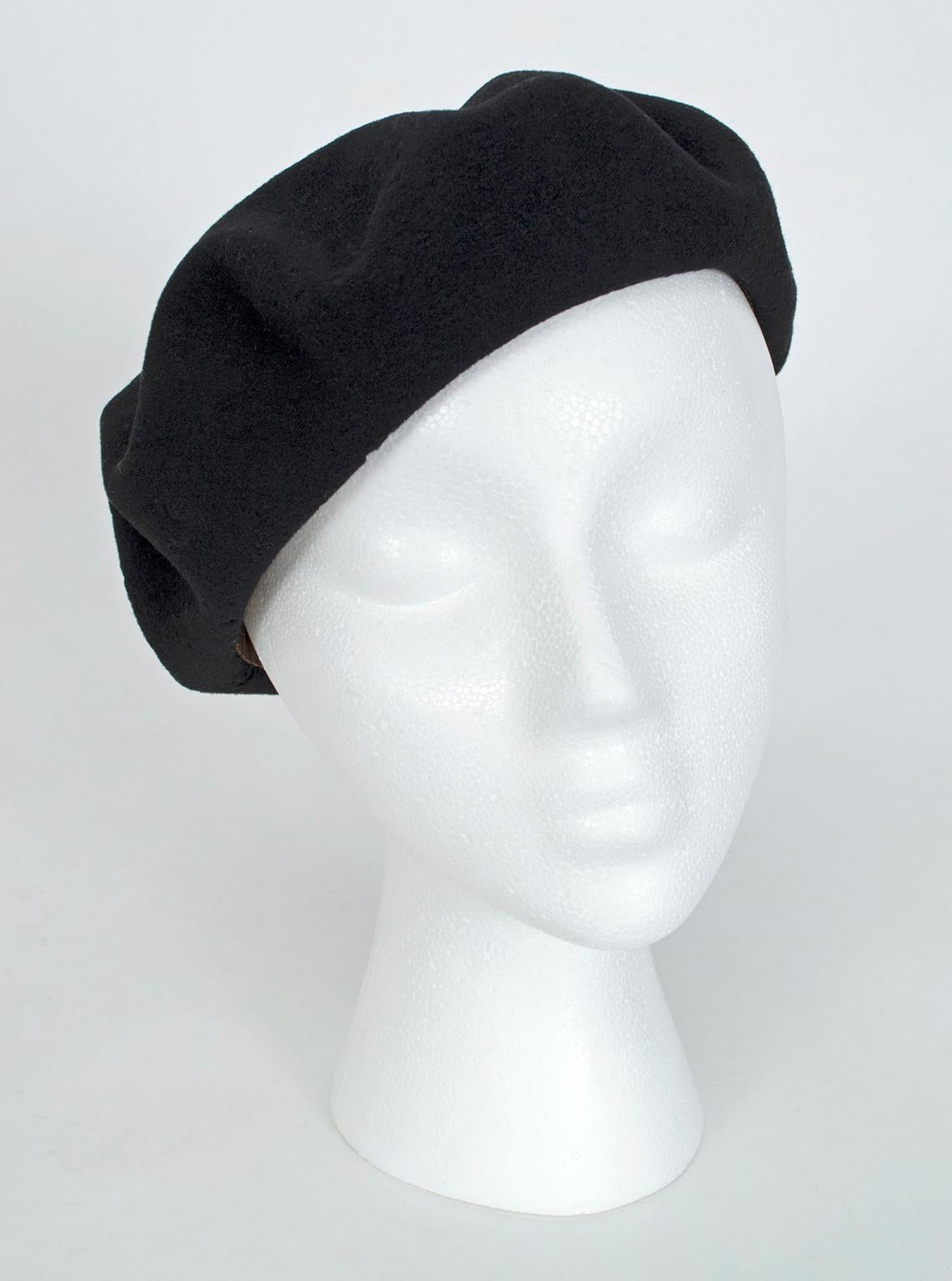 Based in Oloron-Sainte-Marie at the foothills of the Pyrenees, Héritage par Laulhère has produced the finest wool berets in the world since 1840. The company’s highest quality Basque beret, the Campan weighs 20 grams more than comparable models and