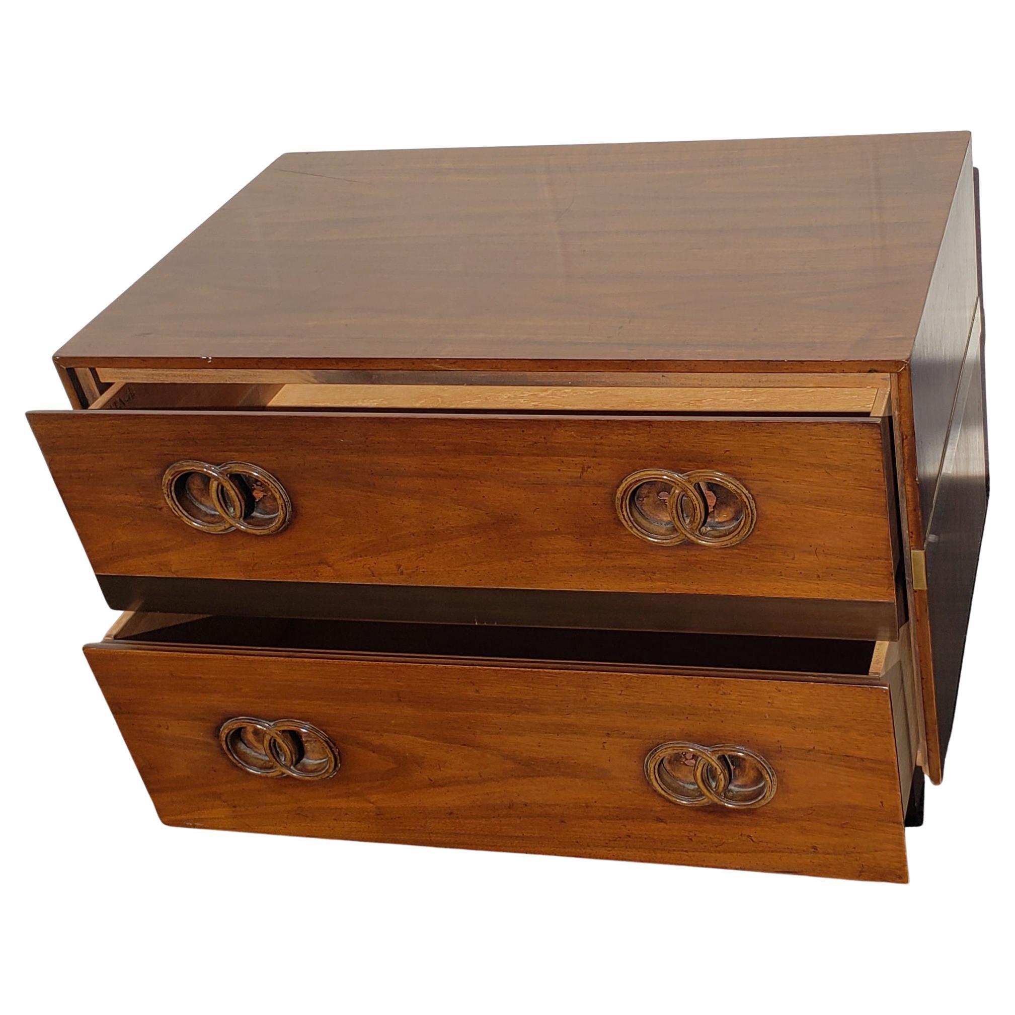 Heritage Regency Walnut Drawers Chests Night Tables, circa 1950s, a Pair For Sale 1