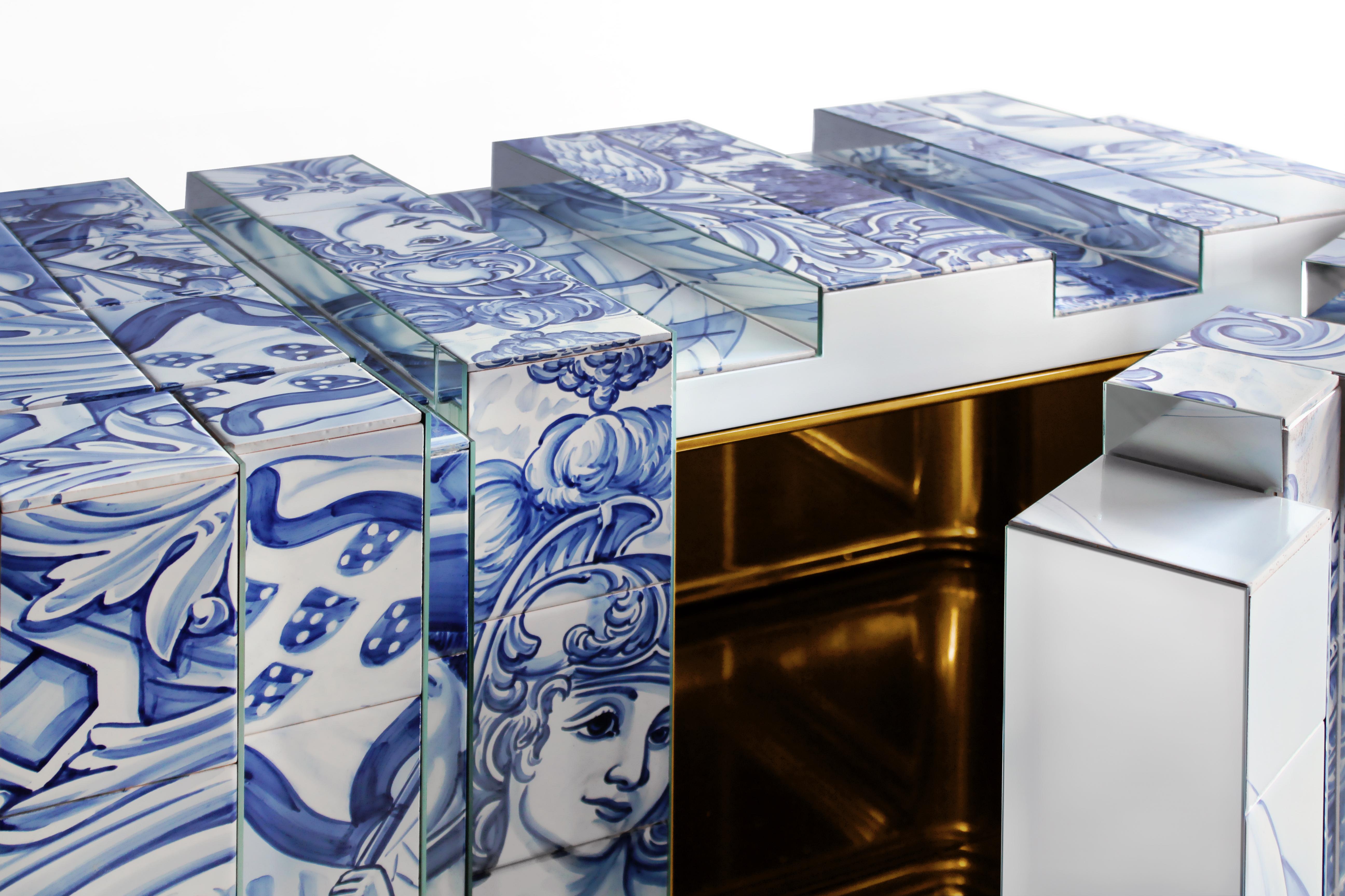 Heritage Sideboard - Hand-Painted Tiles - Gold Plated & Brass - Boca do Lobo In New Condition For Sale In Rio Tinto, PT
