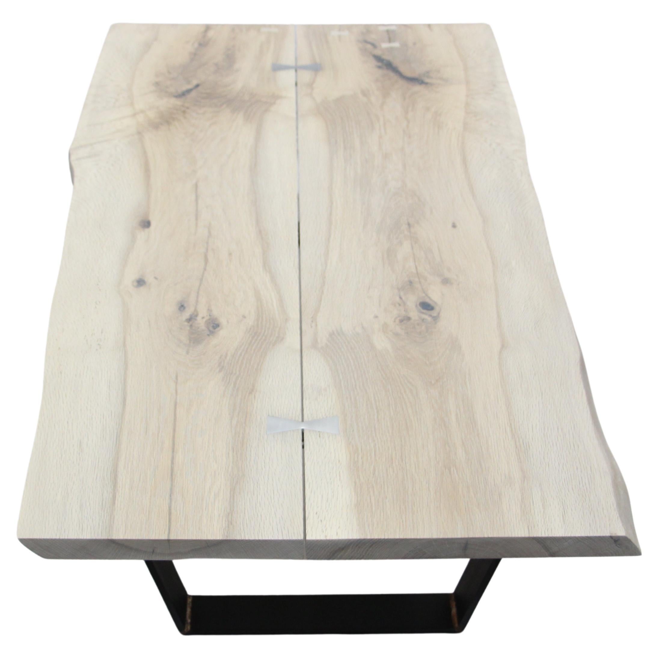 Fait main Table basse ou bureau « héritage » en chêne blanc à pieds en acier massif avec incrustations de papillons en vente
