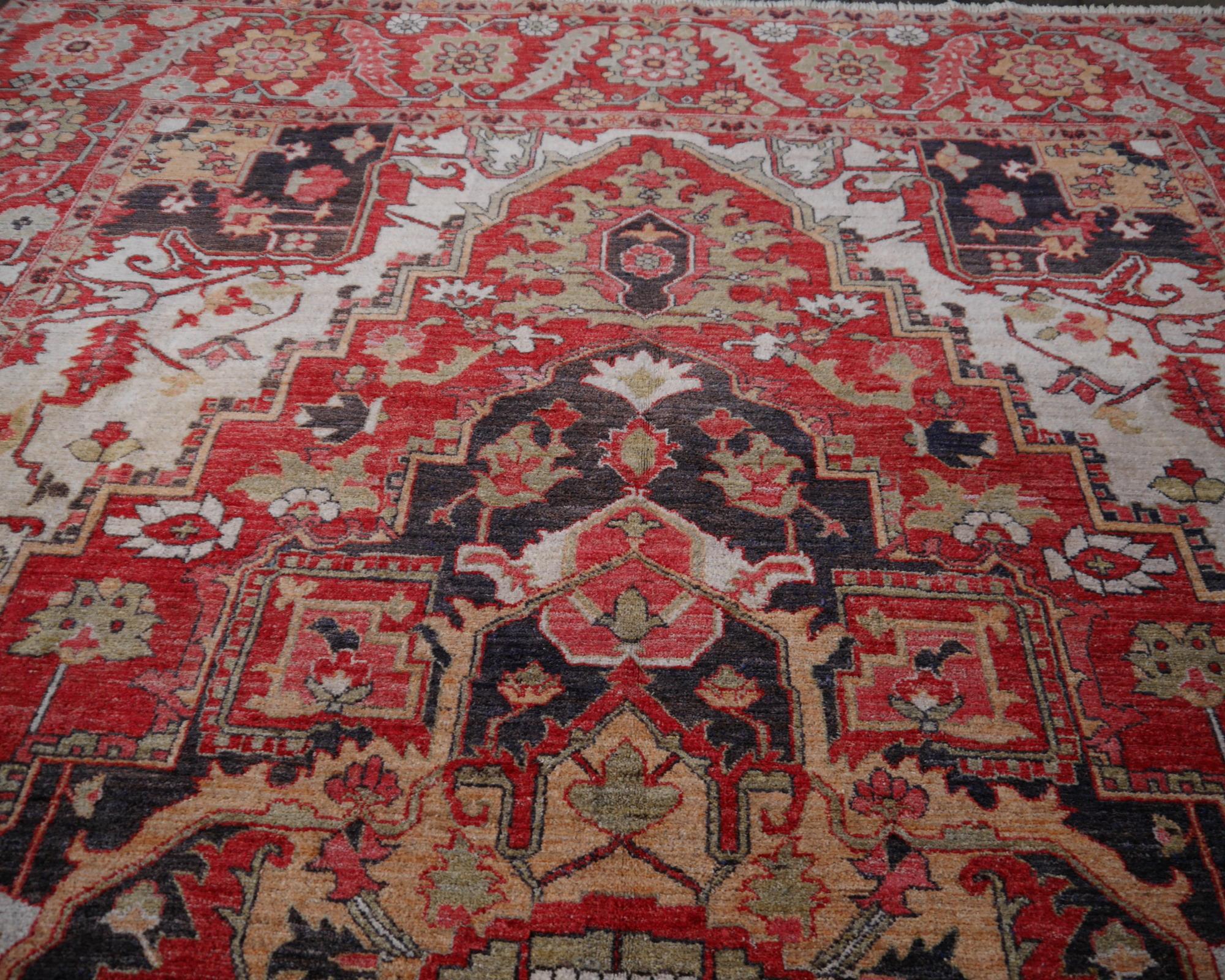 Heriz Style Azeri Rug Large Vintage Area Carpet In Good Condition In Lohr, Bavaria, DE