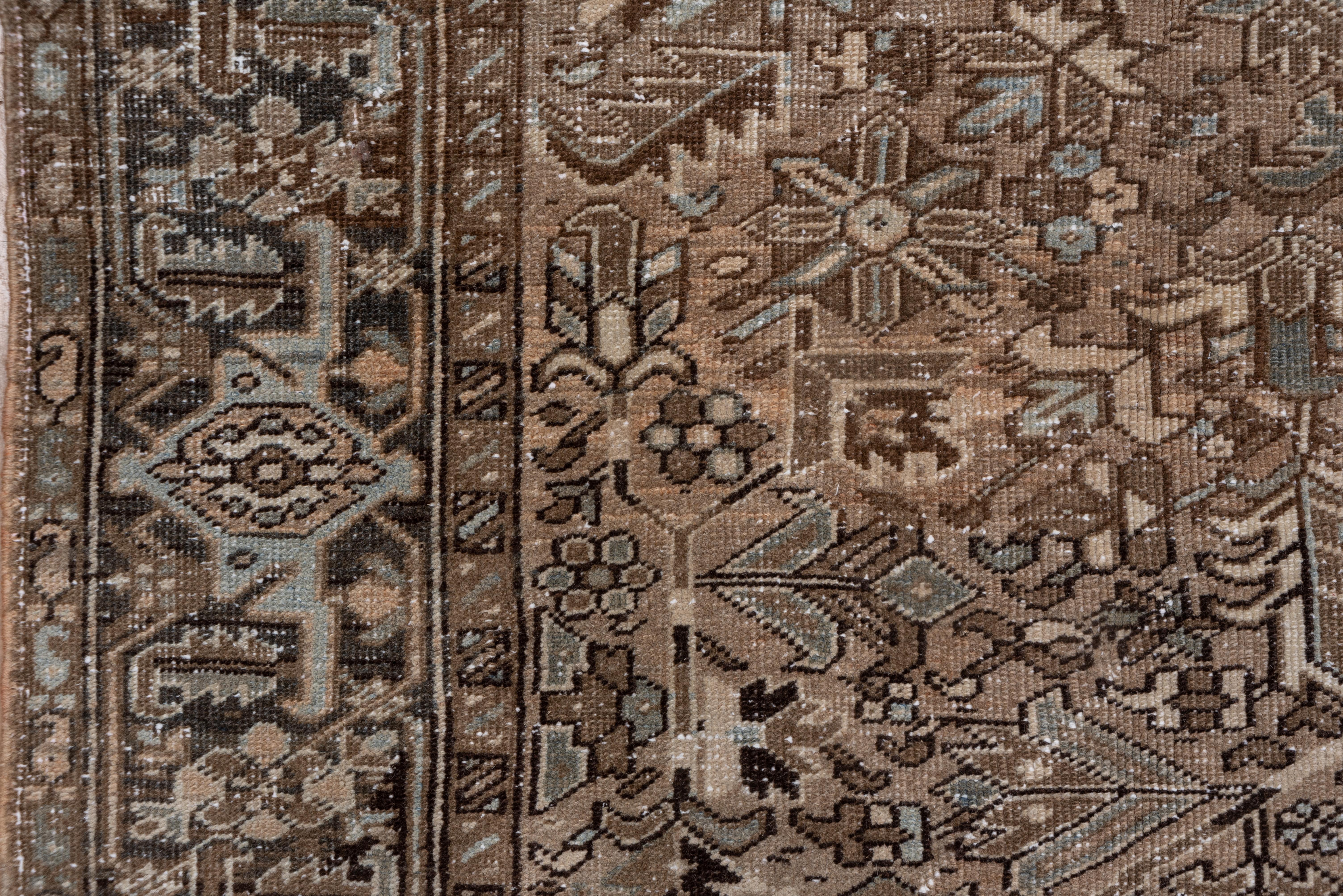 Mid-20th Century Heriz Carpet, circa 1930s, Neutral Palette For Sale