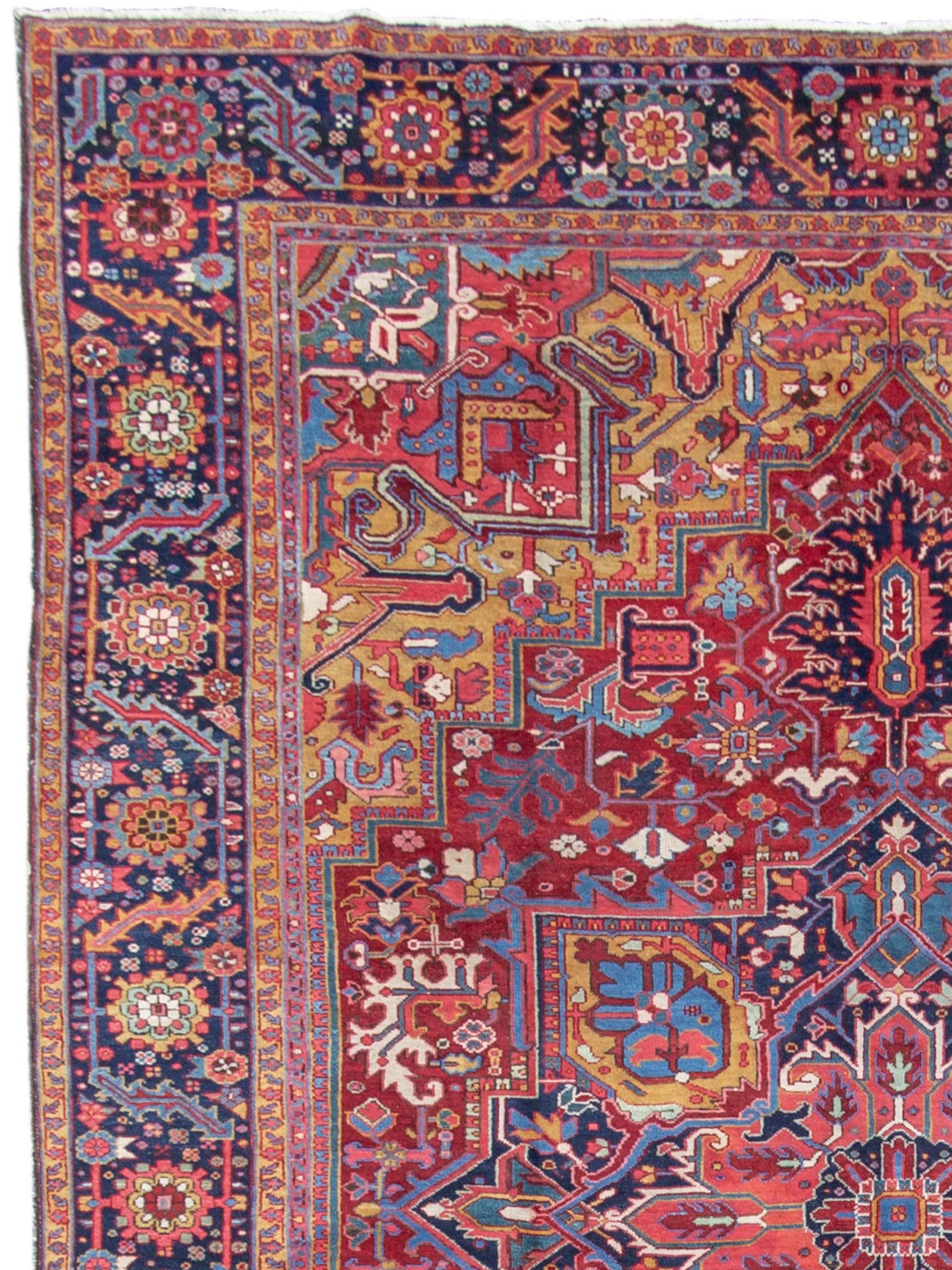 Antigua alfombra persa Heriz, principios del siglo XX

Las alfombras y moquetas Heriz se tejieron en el noroeste de Persia a partir de mediados del siglo XIX en respuesta a un gran aumento de la demanda de alfombras a escala internacional. Antes de