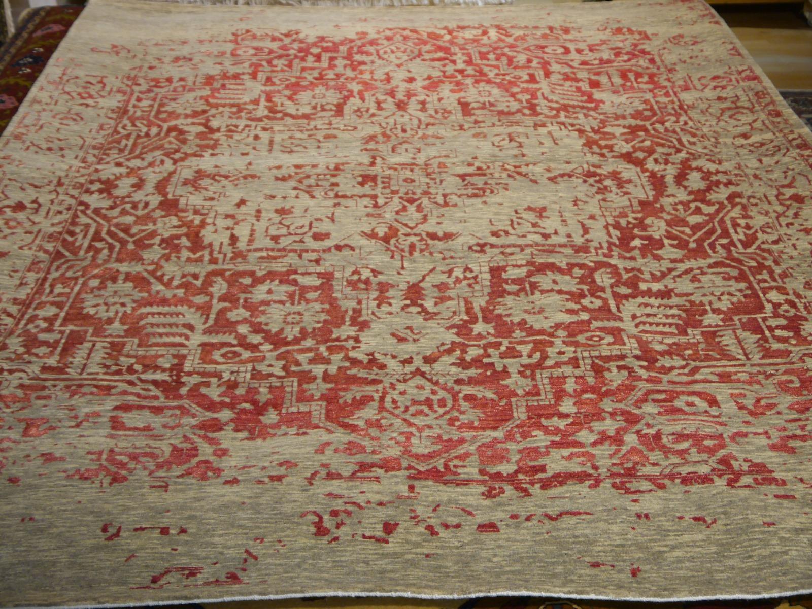 Hand-Knotted Heriz Modern Design Area Rug Gray, Beige, Red, Salmon, Hand Knotted Wool Silk