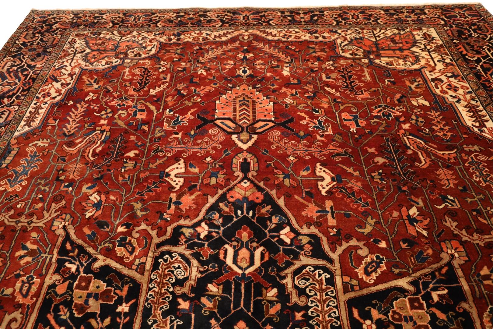 Heriz Room-Size Antique Rug - 11'5