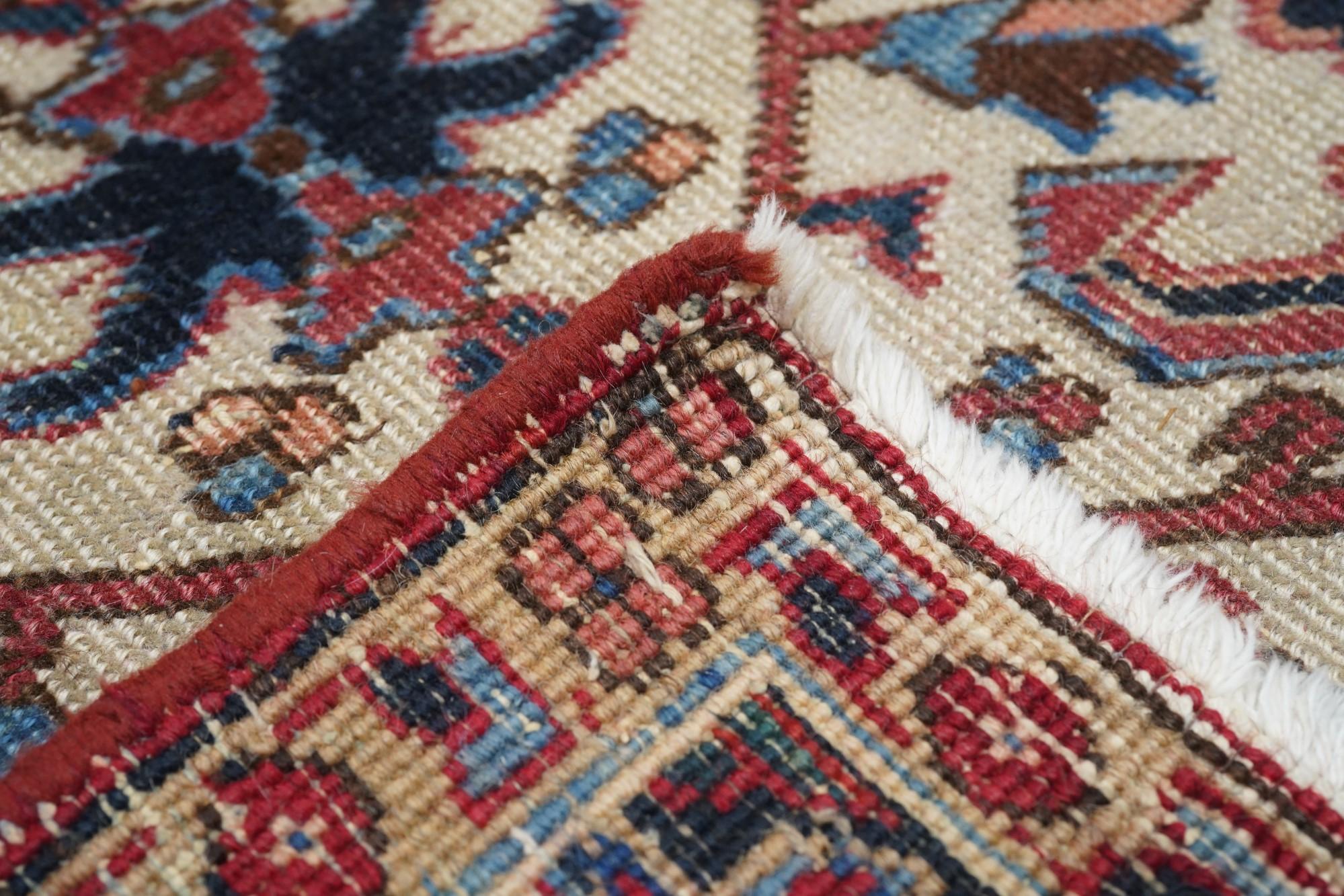 Tappeto Vintage Heriz 5'7'' x 6'5'' in vendita 5