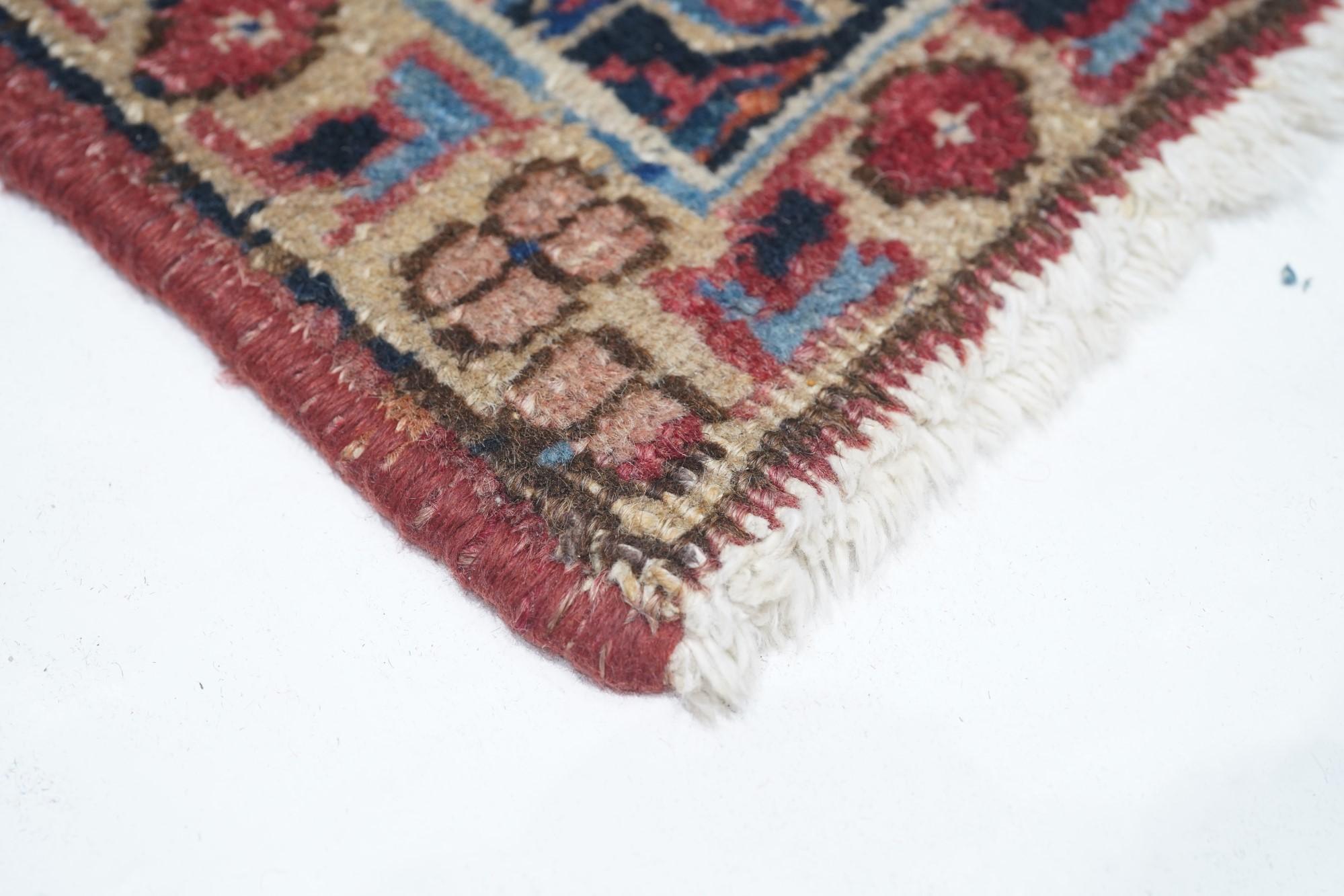 Persian Heriz Rug 5'7'' x 6'5'' For Sale