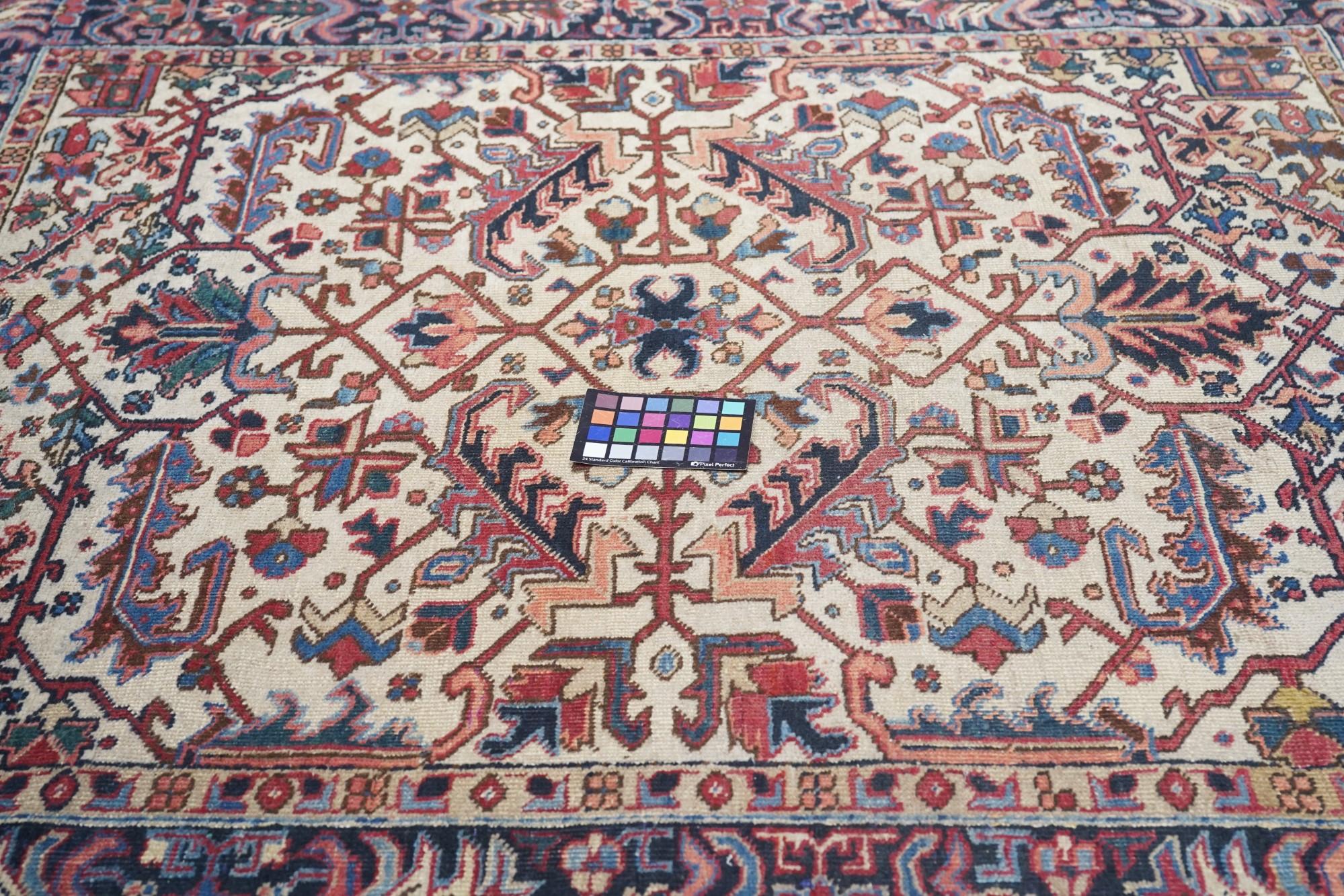 Heriz Rug 5'7'' x 6'5'' For Sale 3