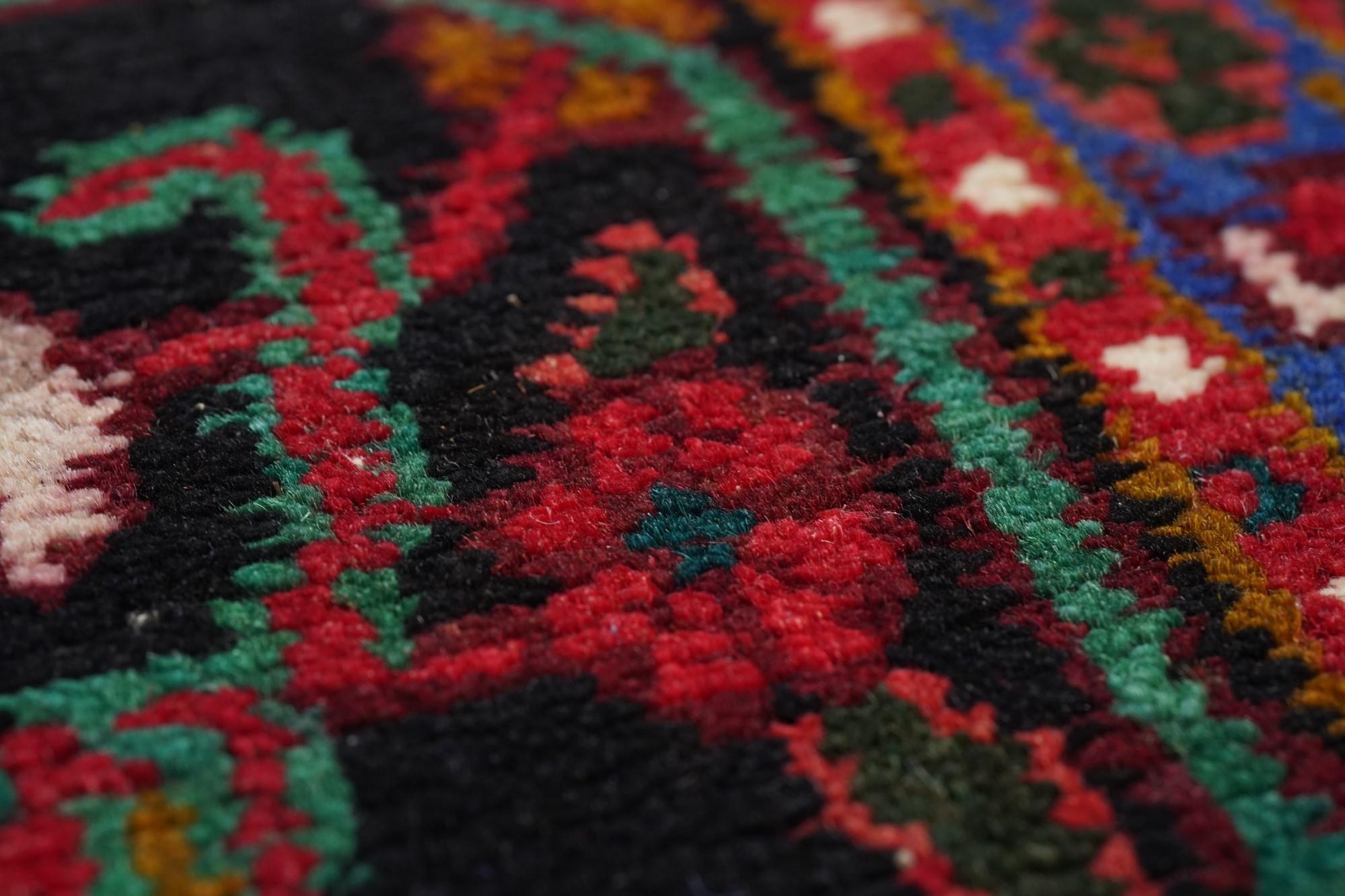 Vintage Heriz Rug 8'0'' x 11'6'' For Sale 1