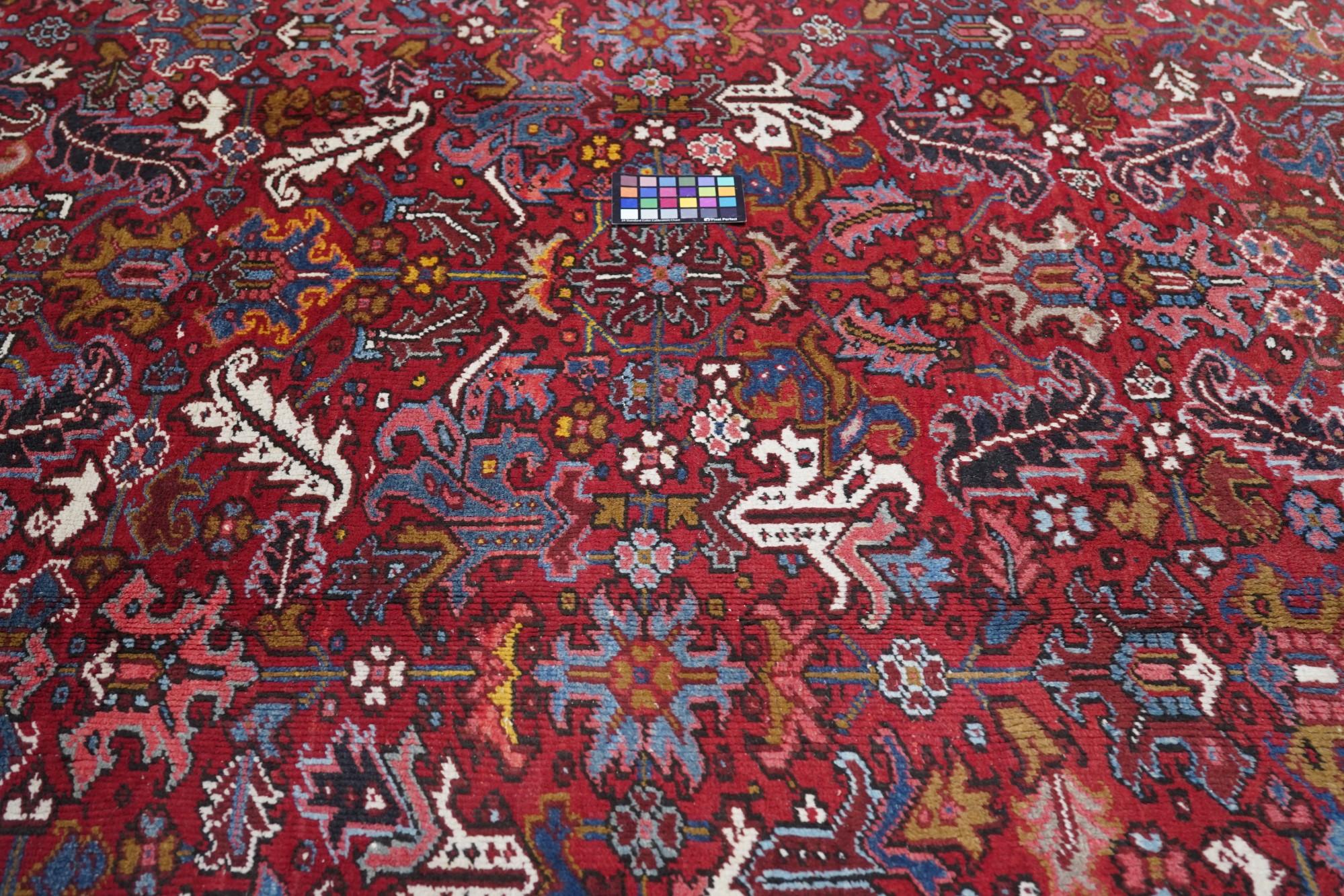 Vintage Heriz Rug 8'1'' x 11'3'' For Sale 1