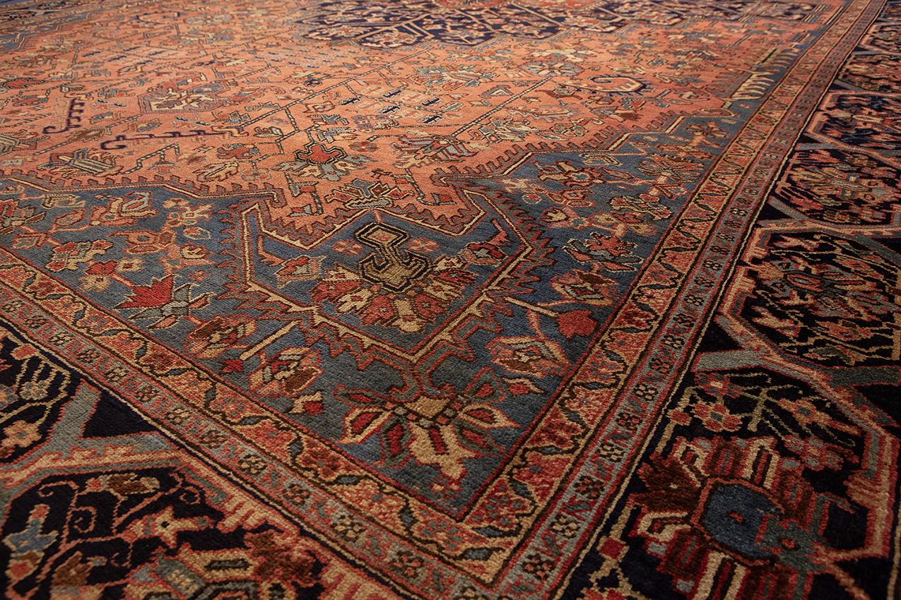 Heriz Rug Antique Large, 1880-1900 In Good Condition For Sale In Ferrara, IT