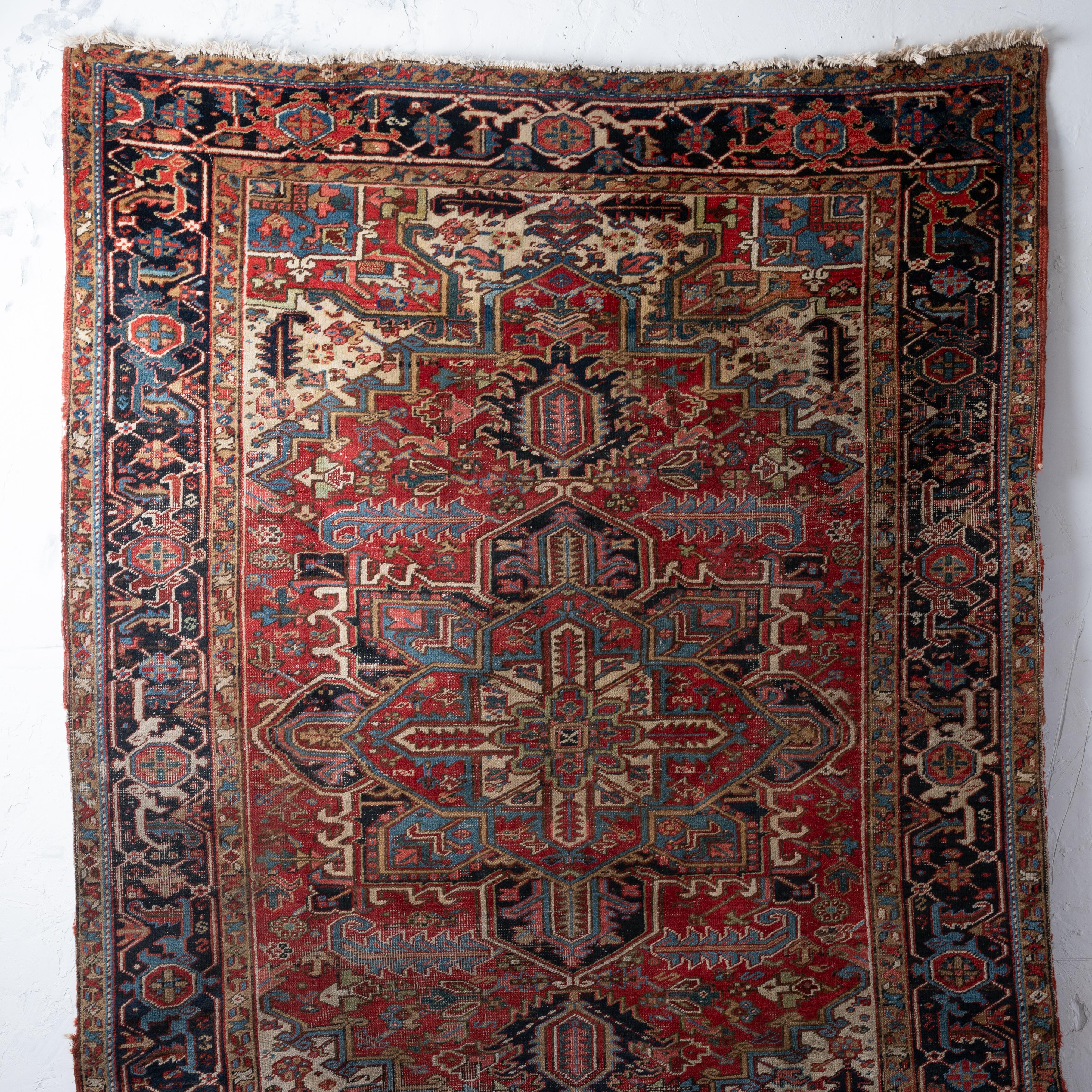 Heriz-Teppich, ca. 1920er Jahre (Persisch) im Angebot