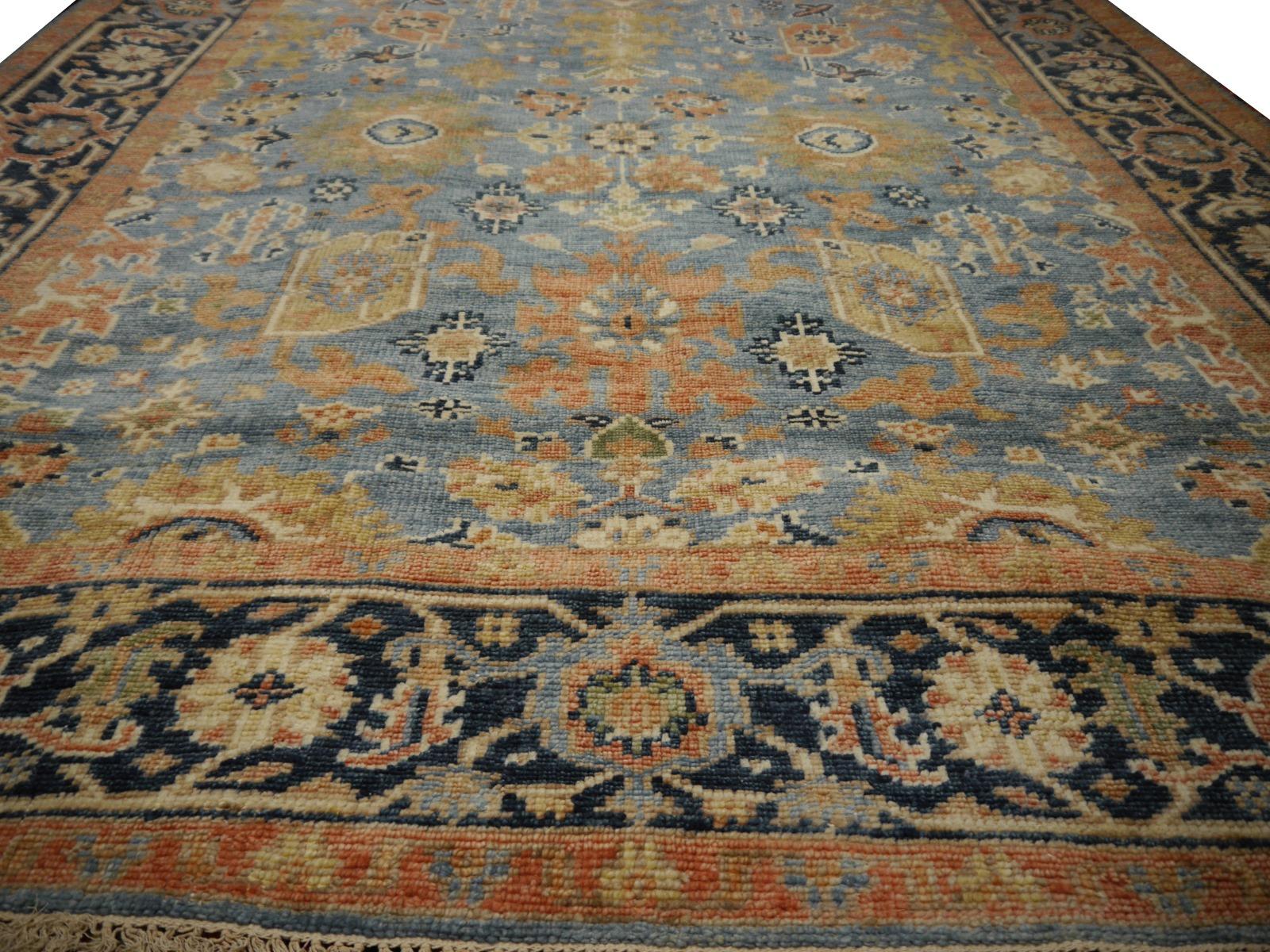 Heriz Rug hand-knotted low wool pile vintage look 8 x 10 ft from India For Sale 4