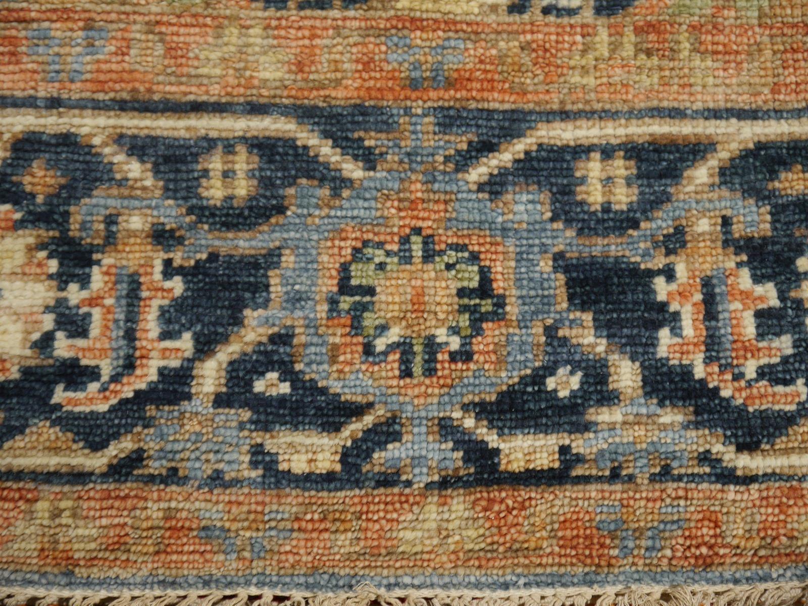 Heriz Rug hand-knotted low wool pile vintage look 8 x 10 ft from India For Sale 8