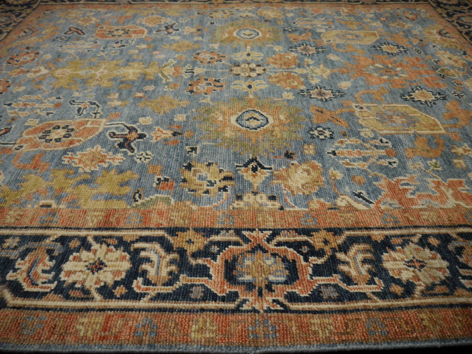 Heriz Rug hand-knotted low wool pile vintage look 8 x 10 ft from India For Sale 2