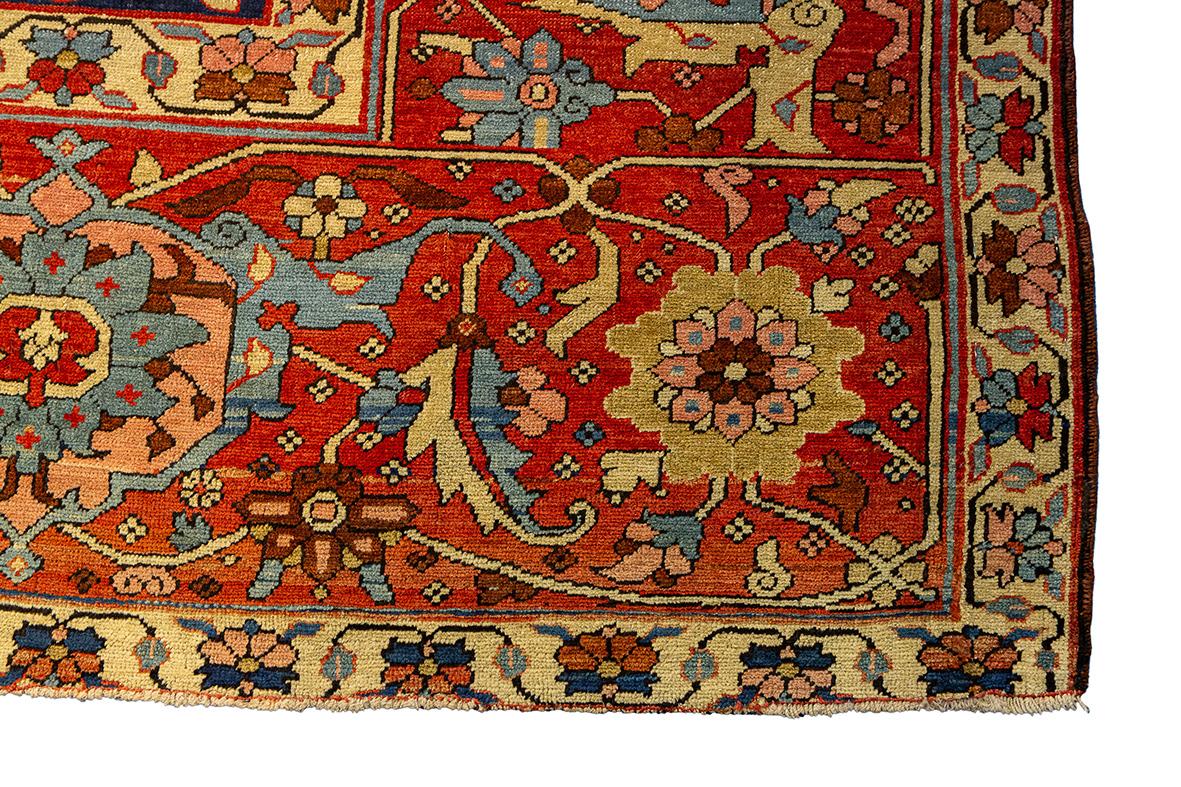 Hand-Knotted Heriz Rug Serapi For Sale