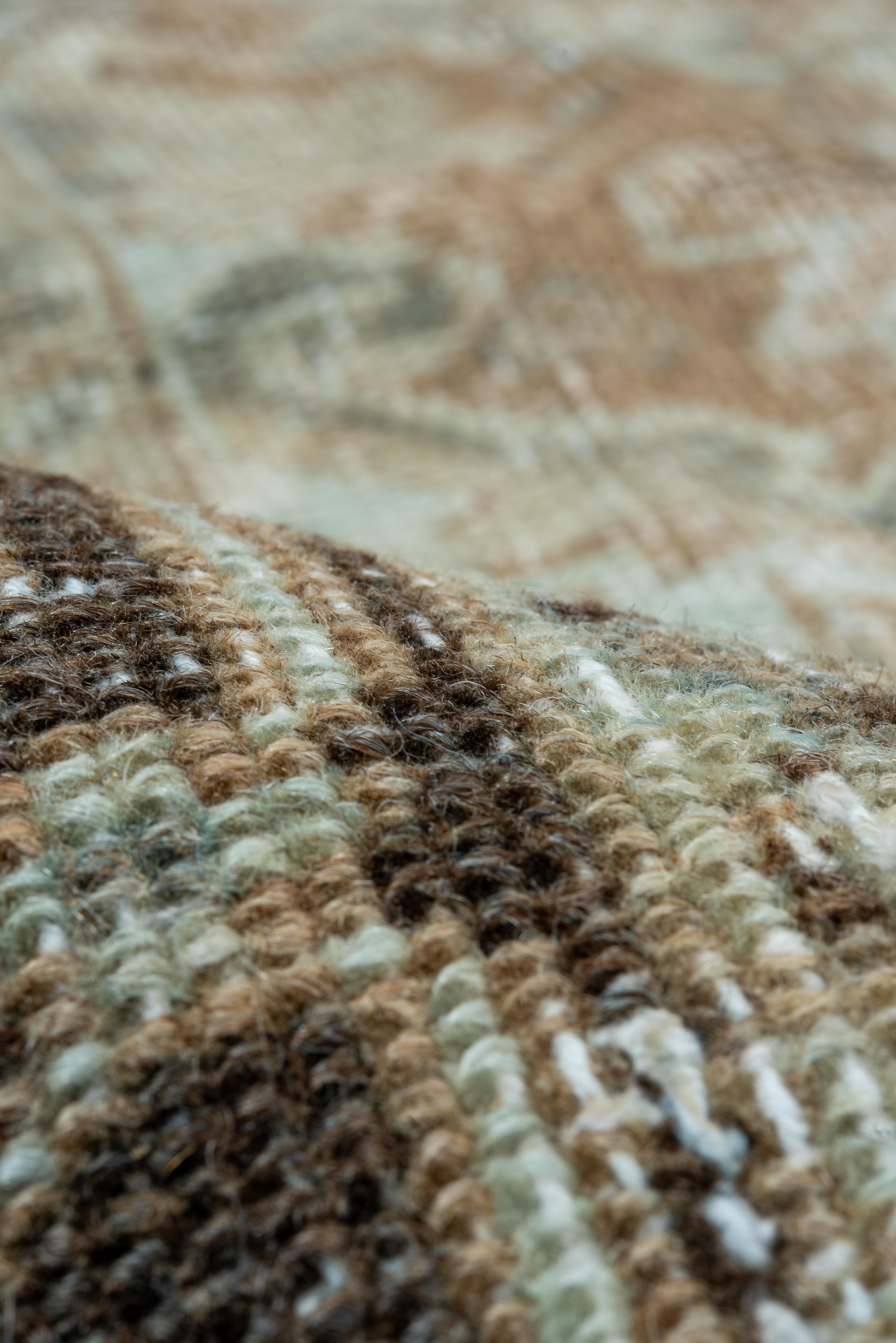 Heriz Rug Soft Geometric Medallion Pattern In Good Condition For Sale In New York, NY