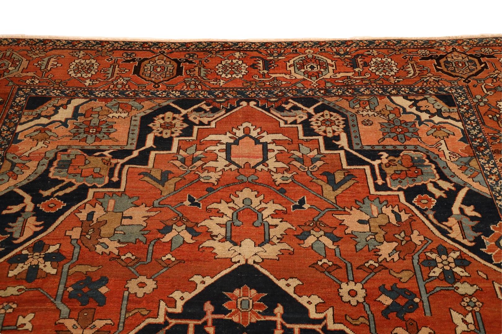 Wool Heriz-Serapi Antique rug, Red Navy Ivory - 10'1