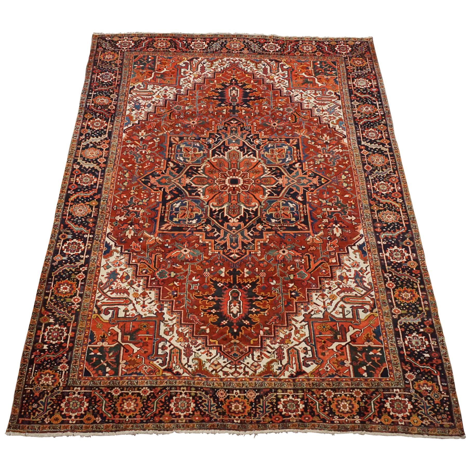 Heriz Serapi Rug, circa 1930 For Sale