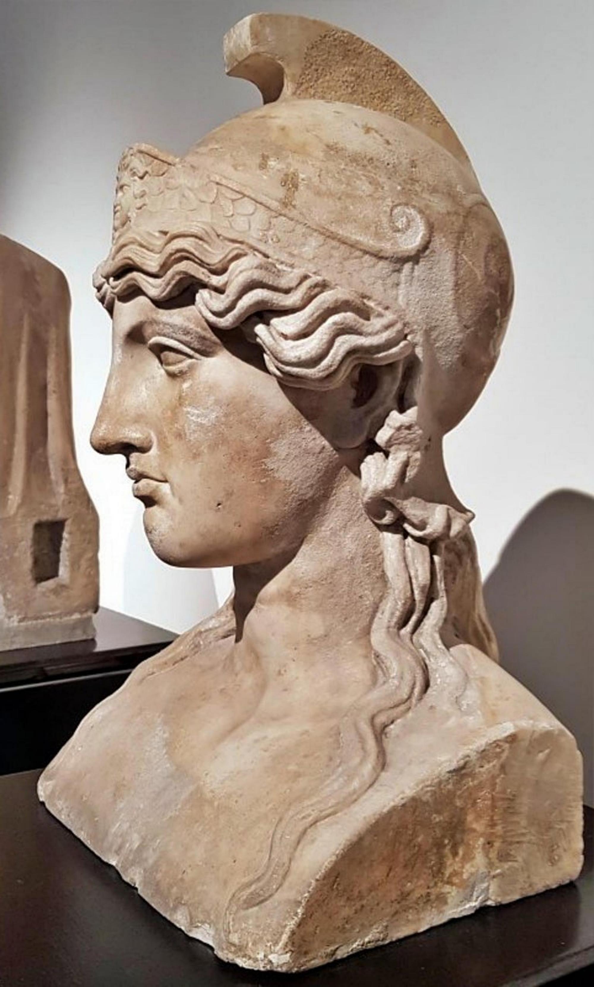 Herm in Terracotta of the Athena of the National Museum of Naples early 20th Century

Herm of Athena in terracotta.
The cast was made on the hand-modeled copy.
Superb academic copy, extremely faithful, see comparison photos. L'Erma, inventoried with