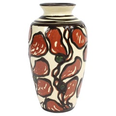 Vaso in ceramica Herman A. Kähler attribuito a Sofie Lundstein. Danimarca anni '20