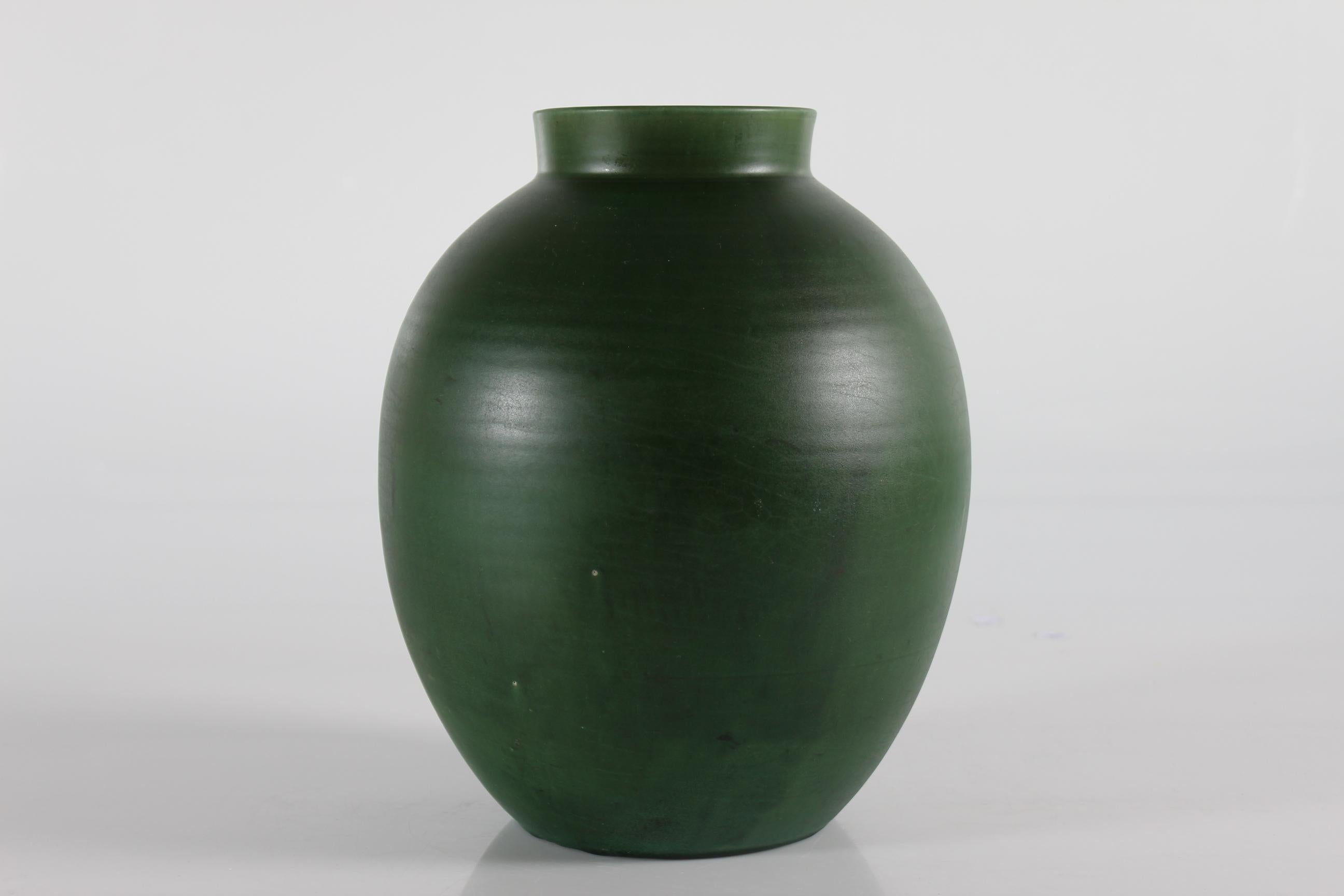 Herman A Kähler Large Art Deco Ceramic Vase with Matte Green Glaze 1930s In Good Condition In Aarhus C, DK