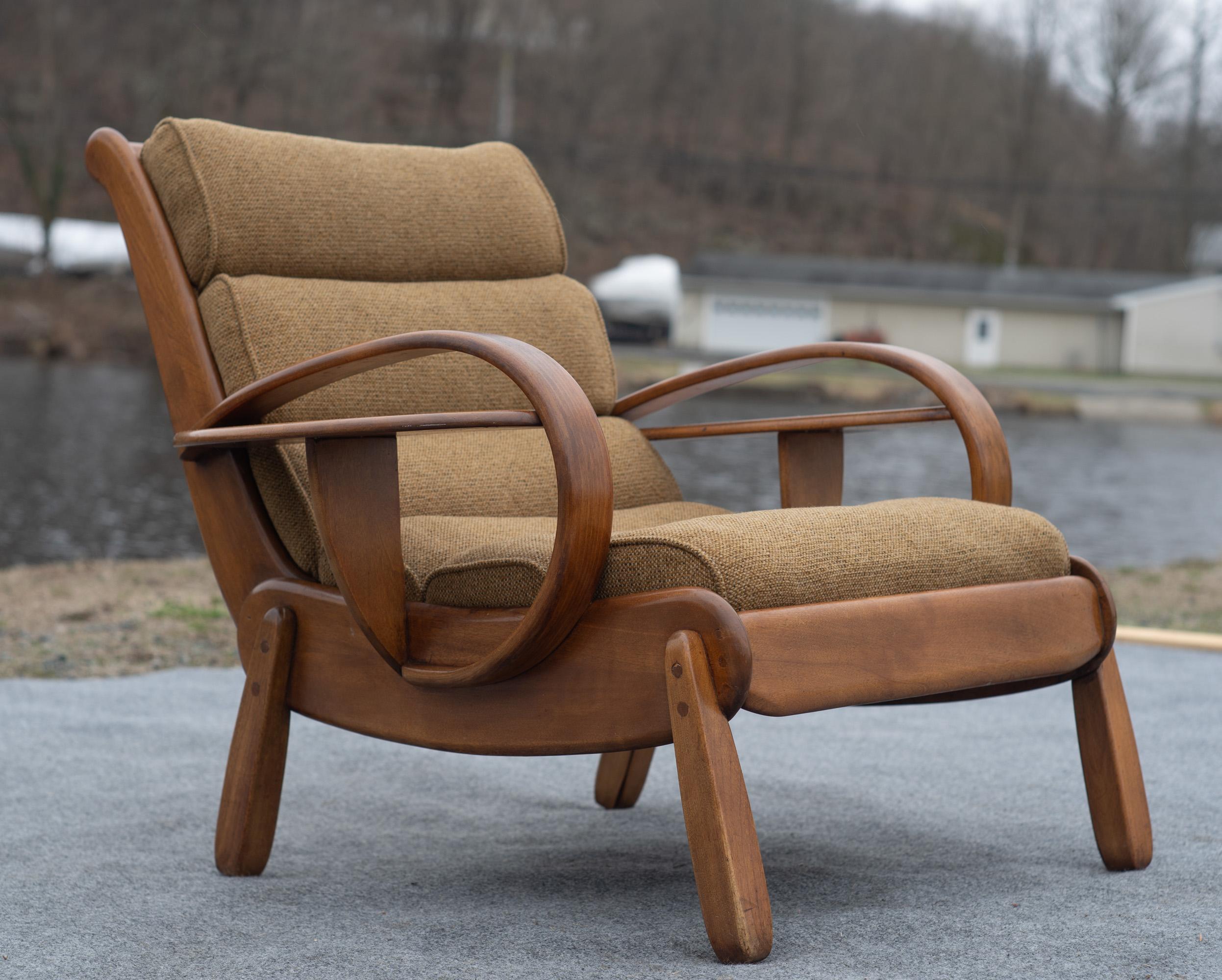 Herman De Vries for Cushman Wide Paddle Lounge Chair, Solid Maple & Brown, 1940s In Good Condition In Philadelphia, PA