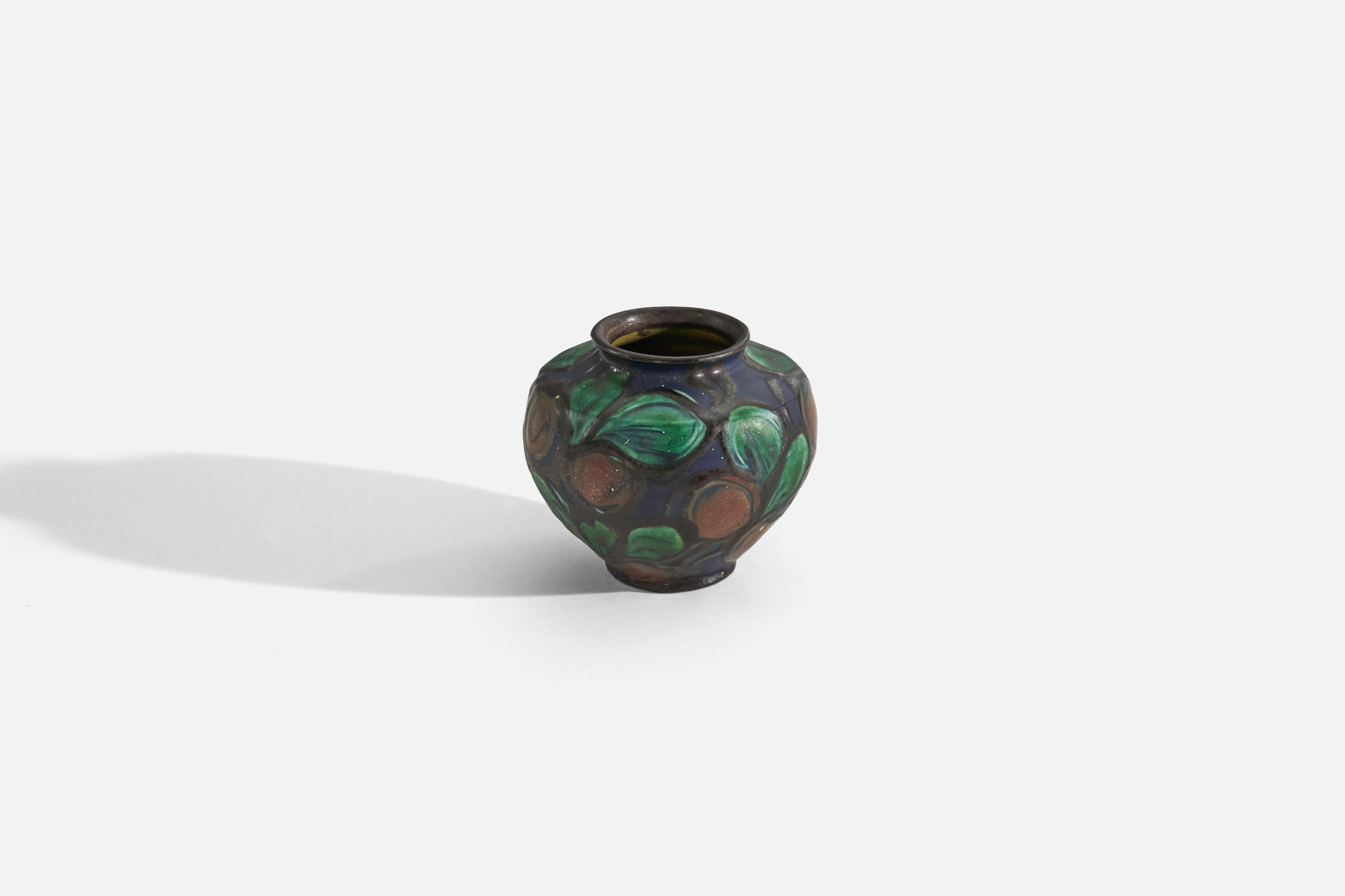 Herman Kähler, Vase, Glazed Earthenware, Denmark, c. 1900 In Good Condition For Sale In High Point, NC