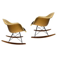 Herman Miller, 2 rockers RAR en fibre de verre coquillage par Eames (édition ancienne)