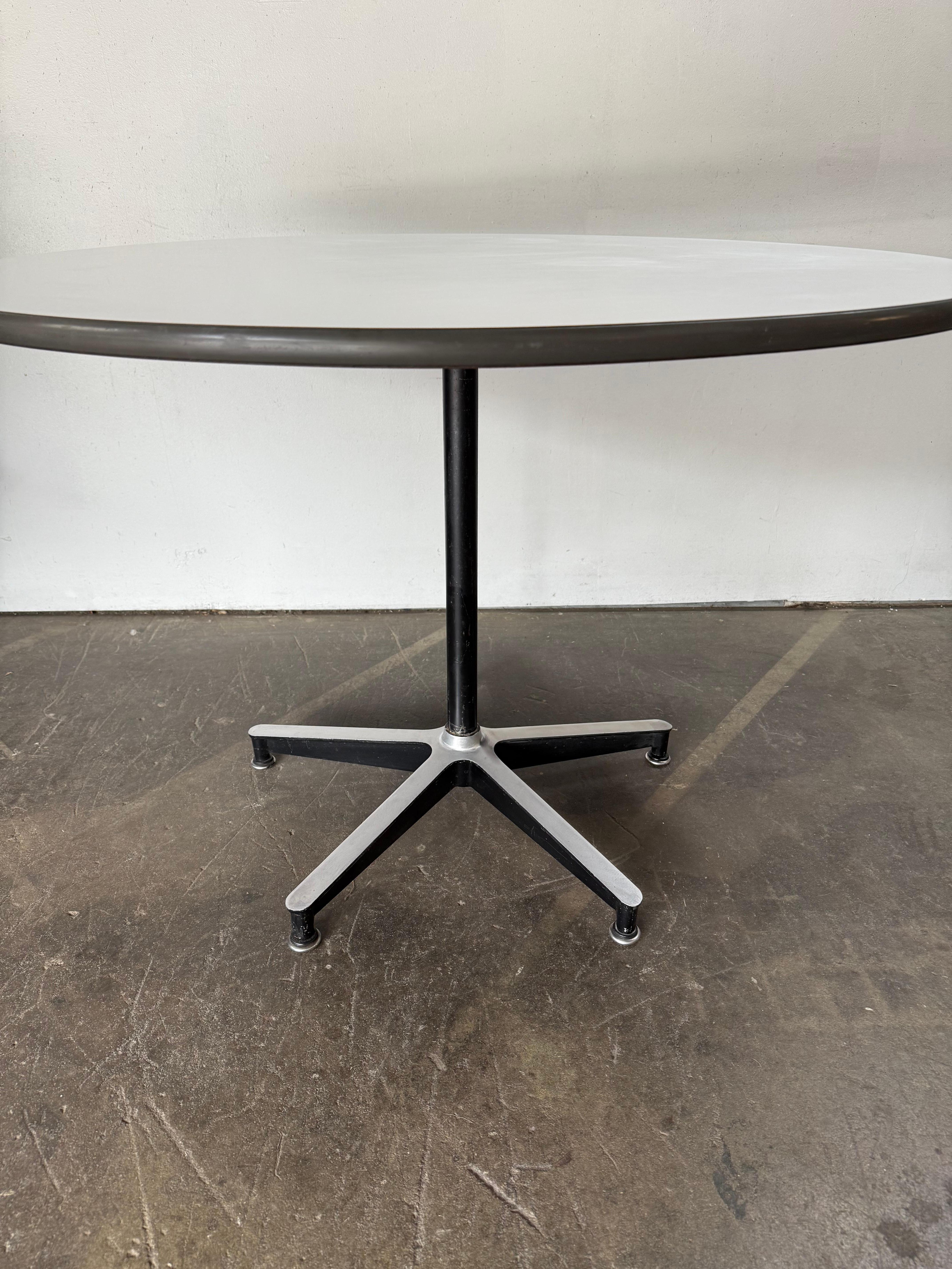 Americano Tavolo da pranzo Herman Miller 650 Eames in vendita