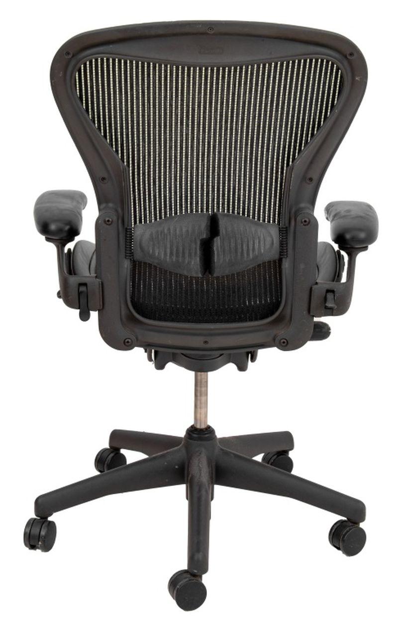 Herman Miller Aeron Verstellbarer Drehstuhl im Zustand „Gut“ im Angebot in Astoria, NY