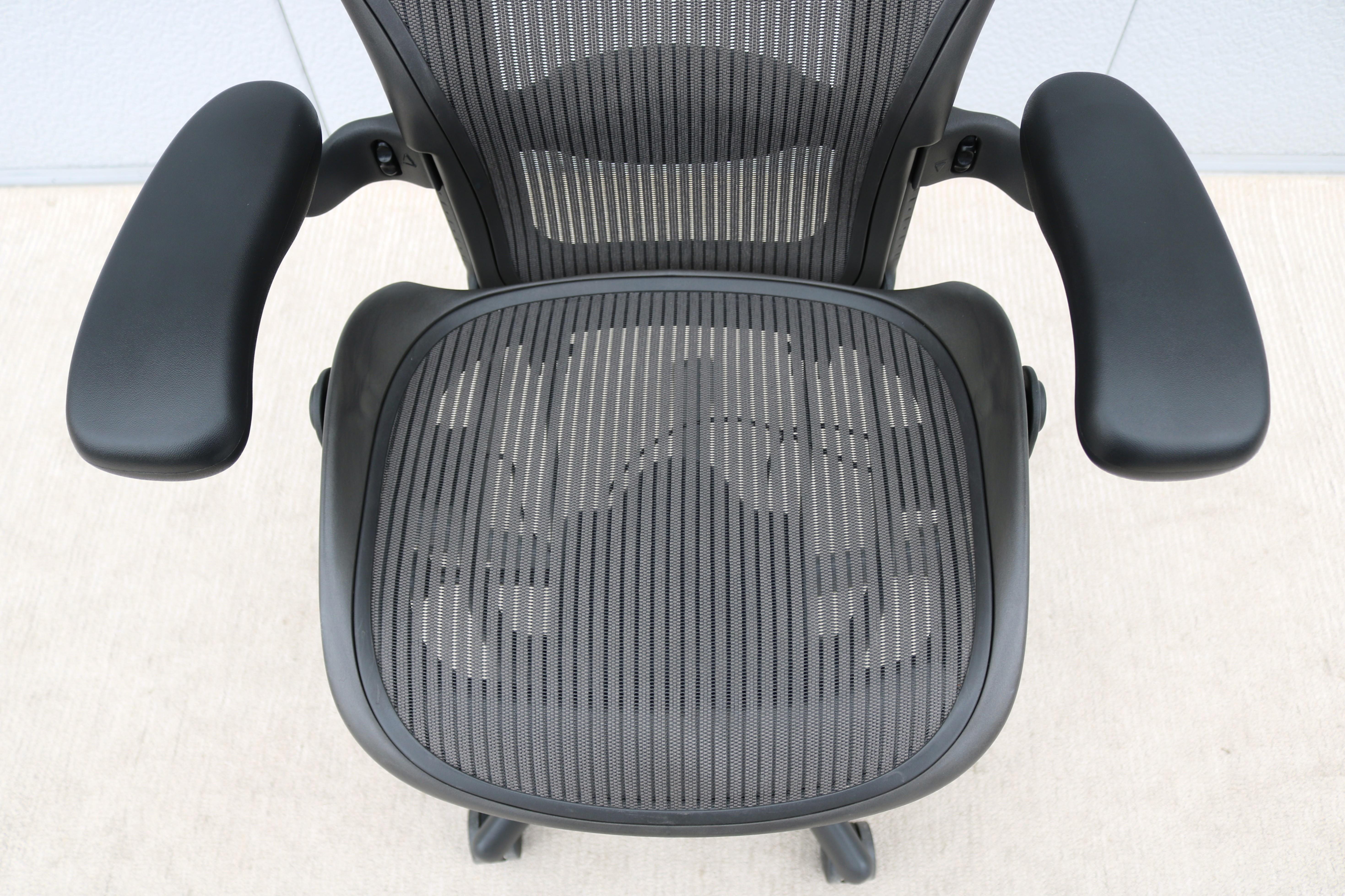 Herman Miller Aeron Chair Size A Carbon Mesh & Graphite Frame, Fully Adjustable 7