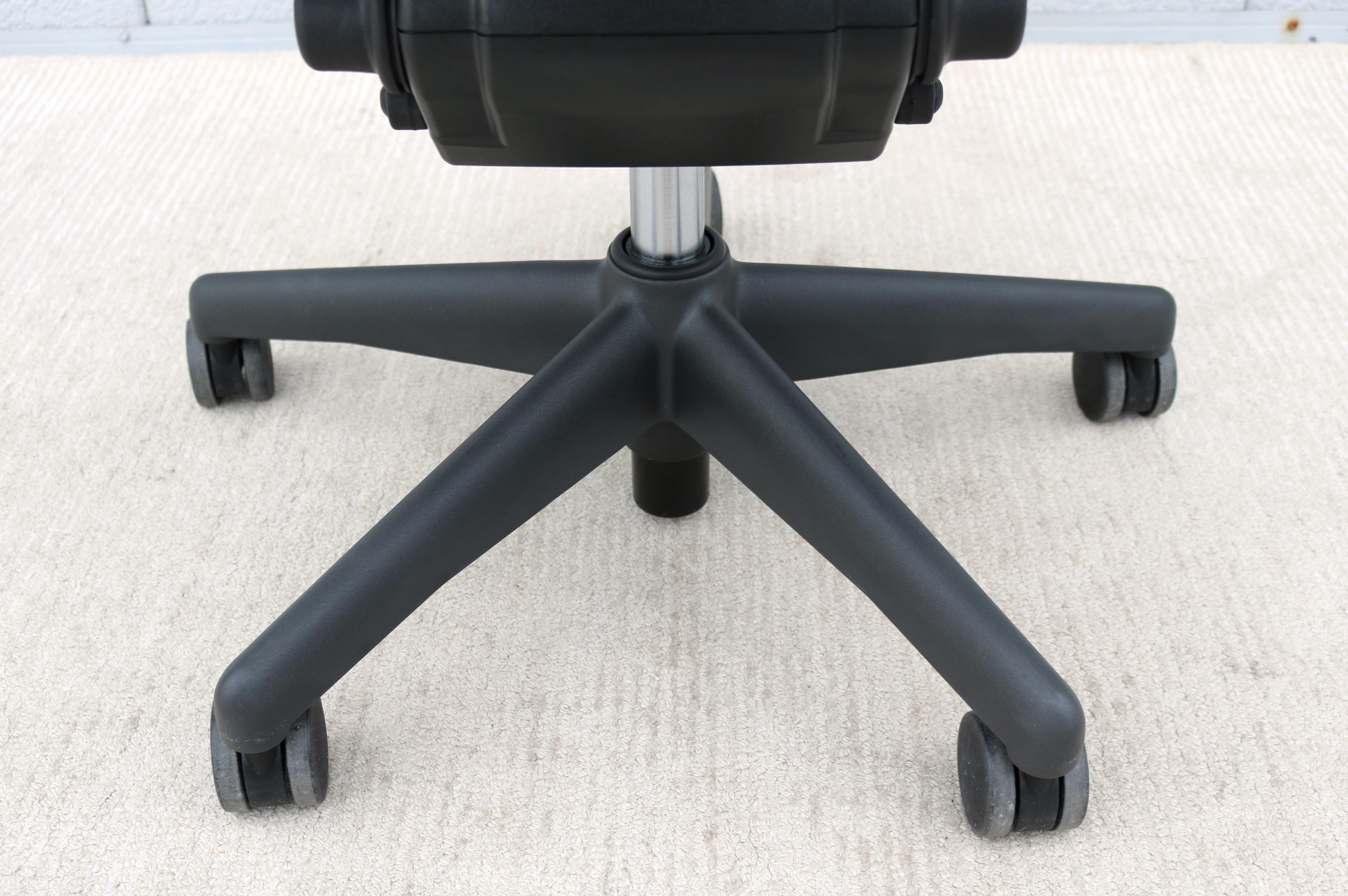 Herman Miller Aeron Chair Size A Carbon Mesh & Graphite Frame, Fully Adjustable 8