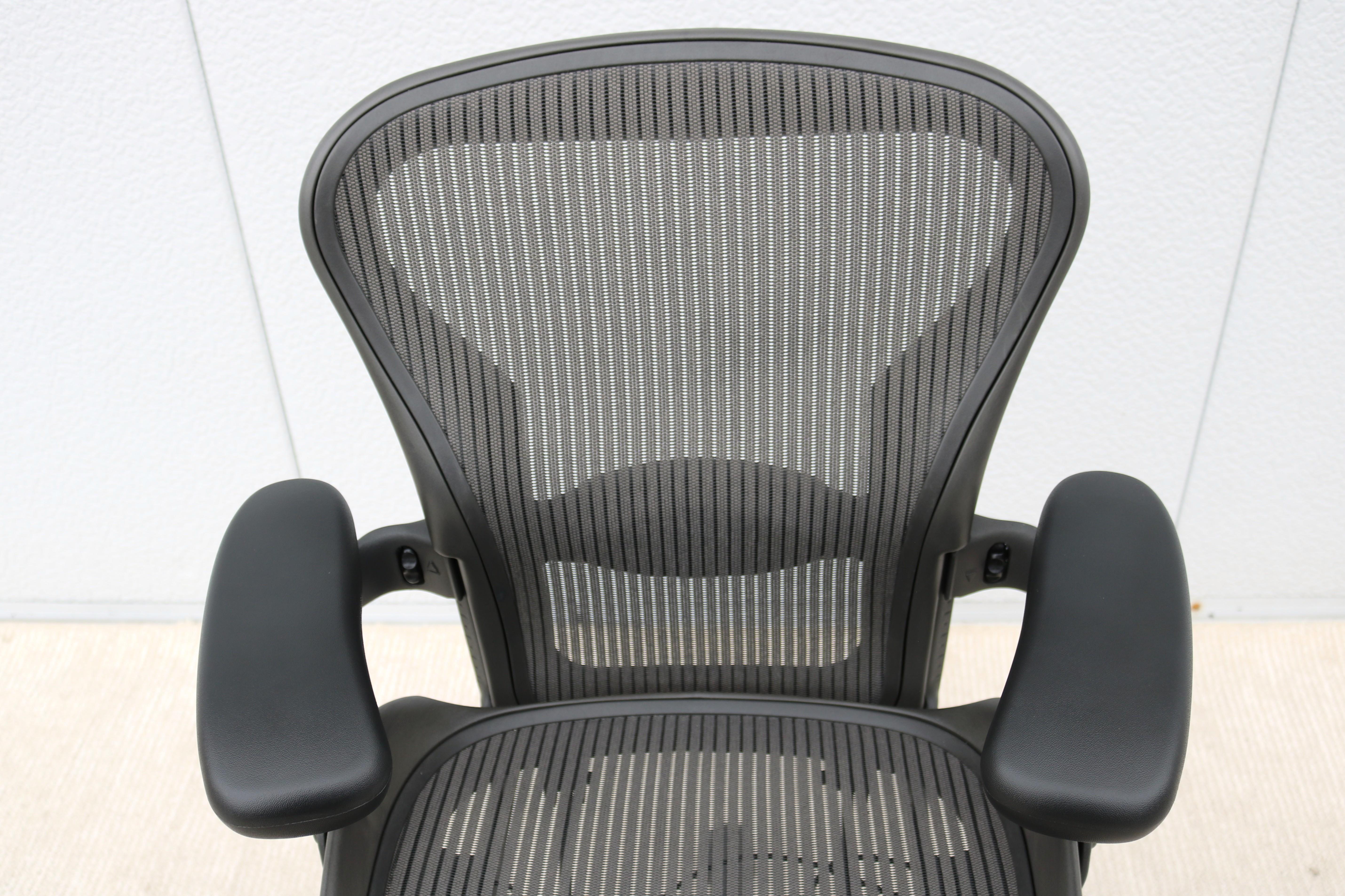 Herman Miller Aeron Chair Size A Carbon Mesh & Graphite Frame, Fully Adjustable 11